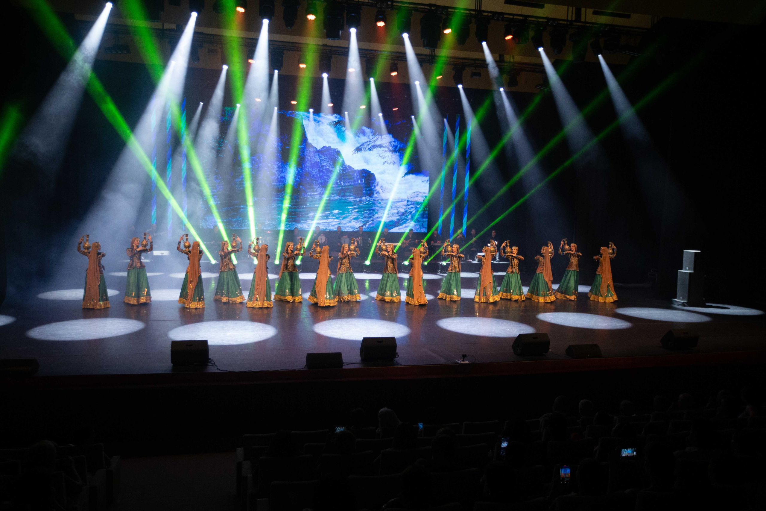 STATE DANCE ENSEMBLE. Wedding&Event photographer Ismail Rzayev in Baku