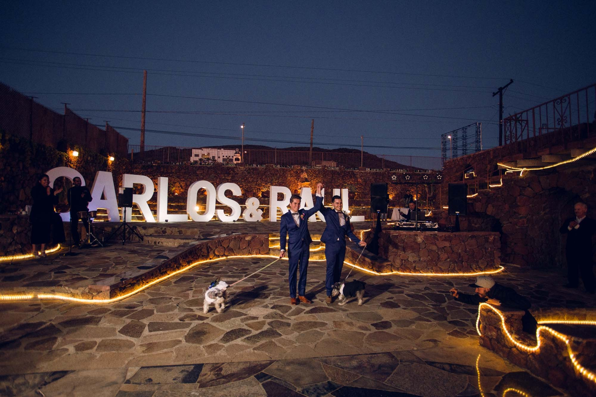 Two Grooms Valle de Guadalupe. Estudio de fotografia en Tijuana