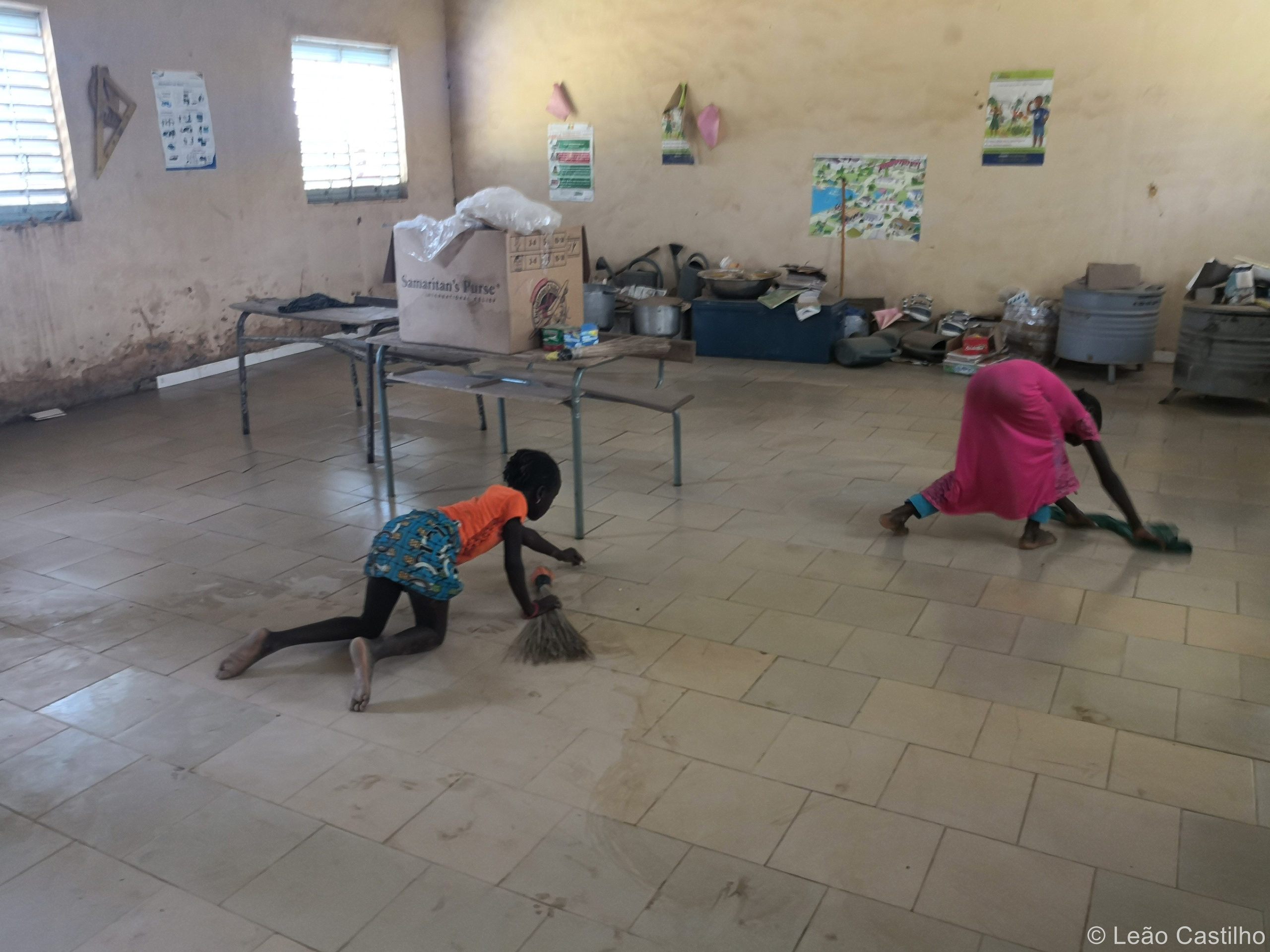 Photos of volunteer work at Senegal. Simbahalu