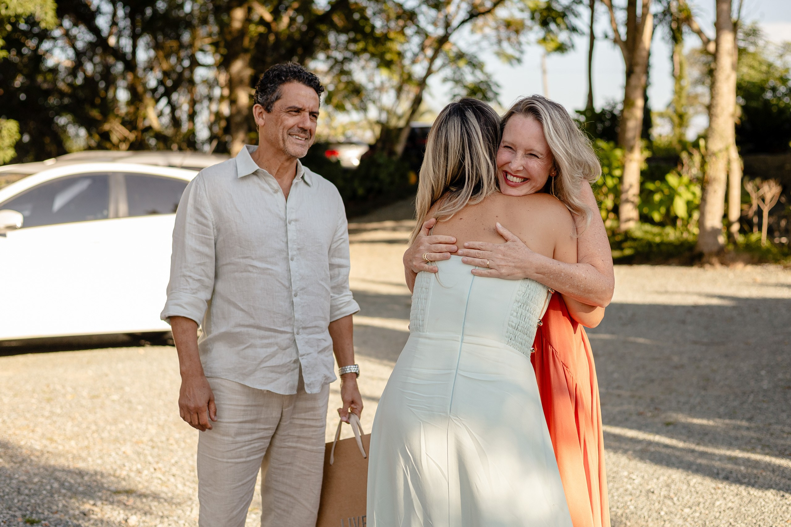 Comemoração de aniversário em uma vinícola no pôr do sol — Ivana Oleskovicz