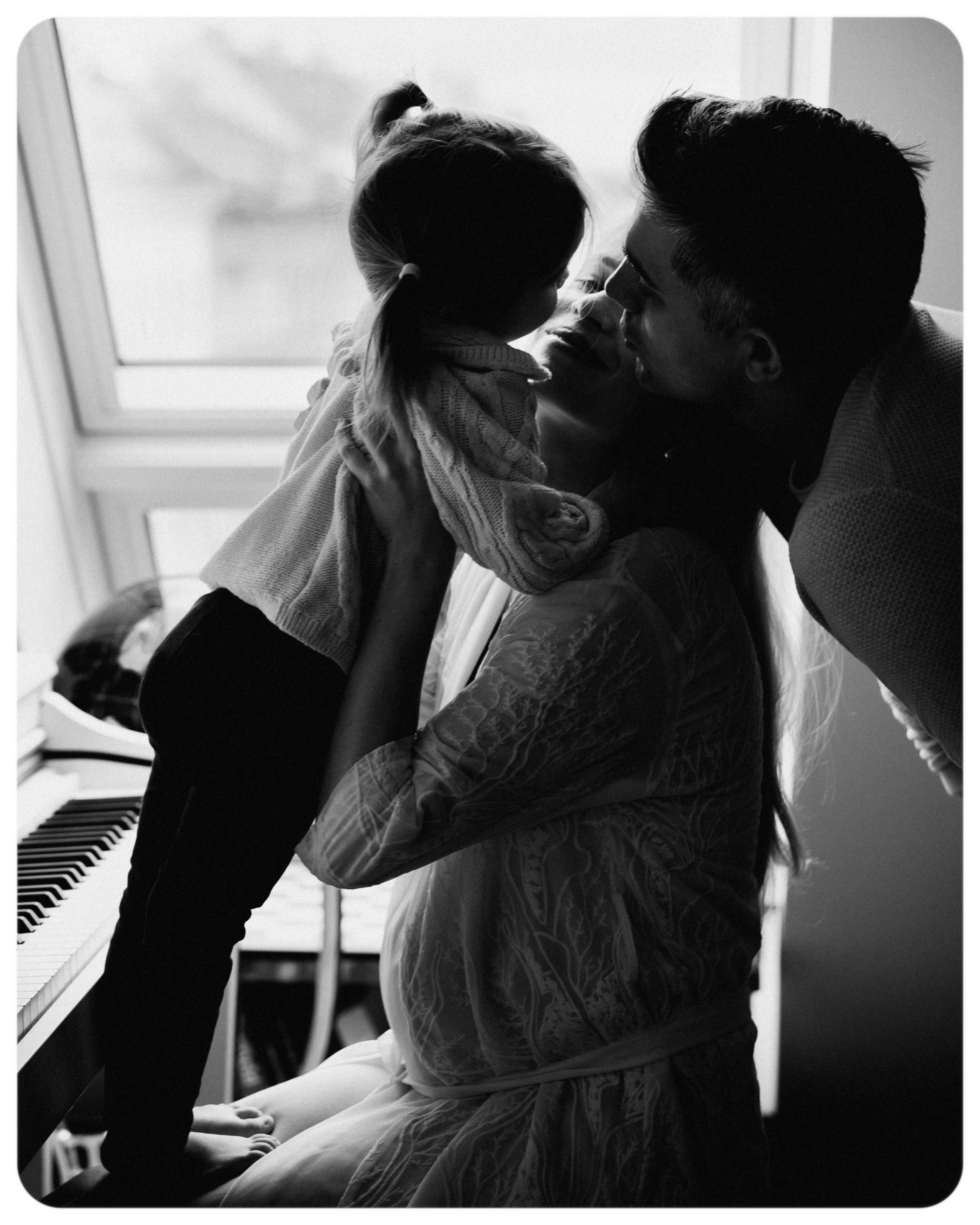 Pregnancy Moment. Elena Pretzner Photography