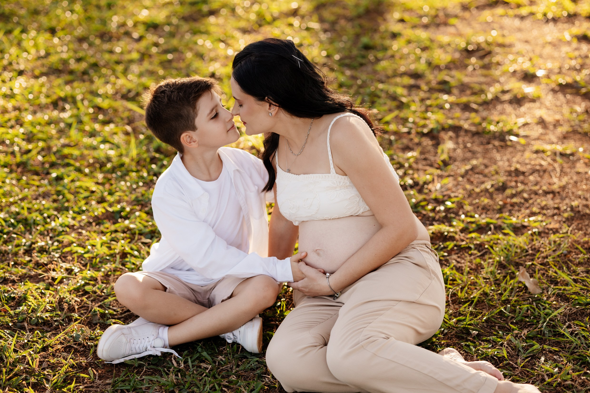 mãe e filho no parque