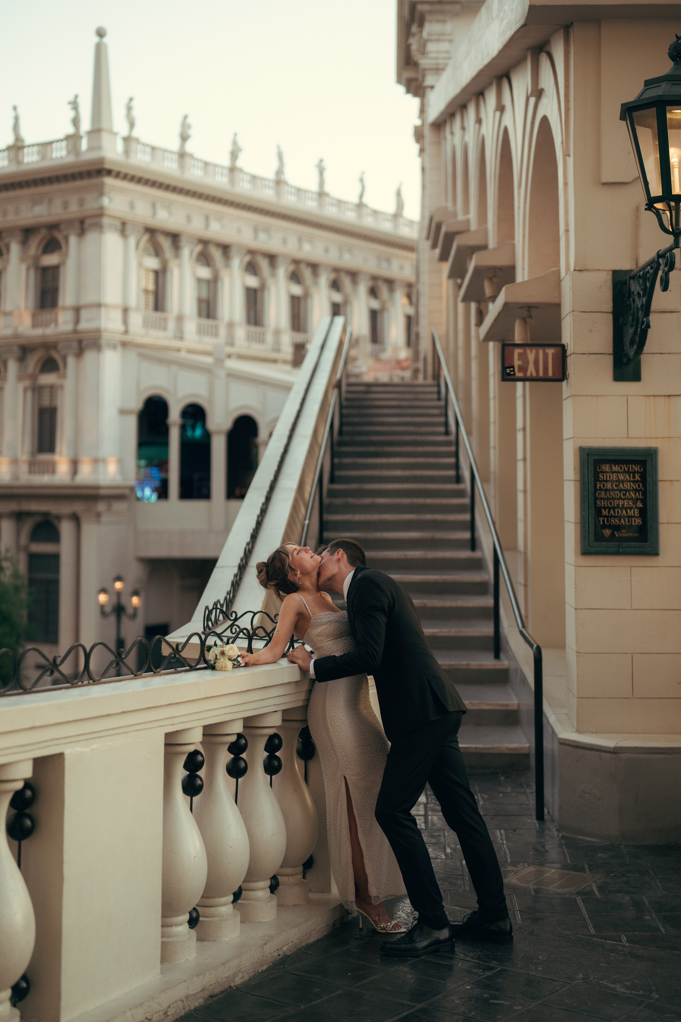 Eva&Jonny. Wedding & elopement photographer Viktoriya Kravtsov. Las Vegas