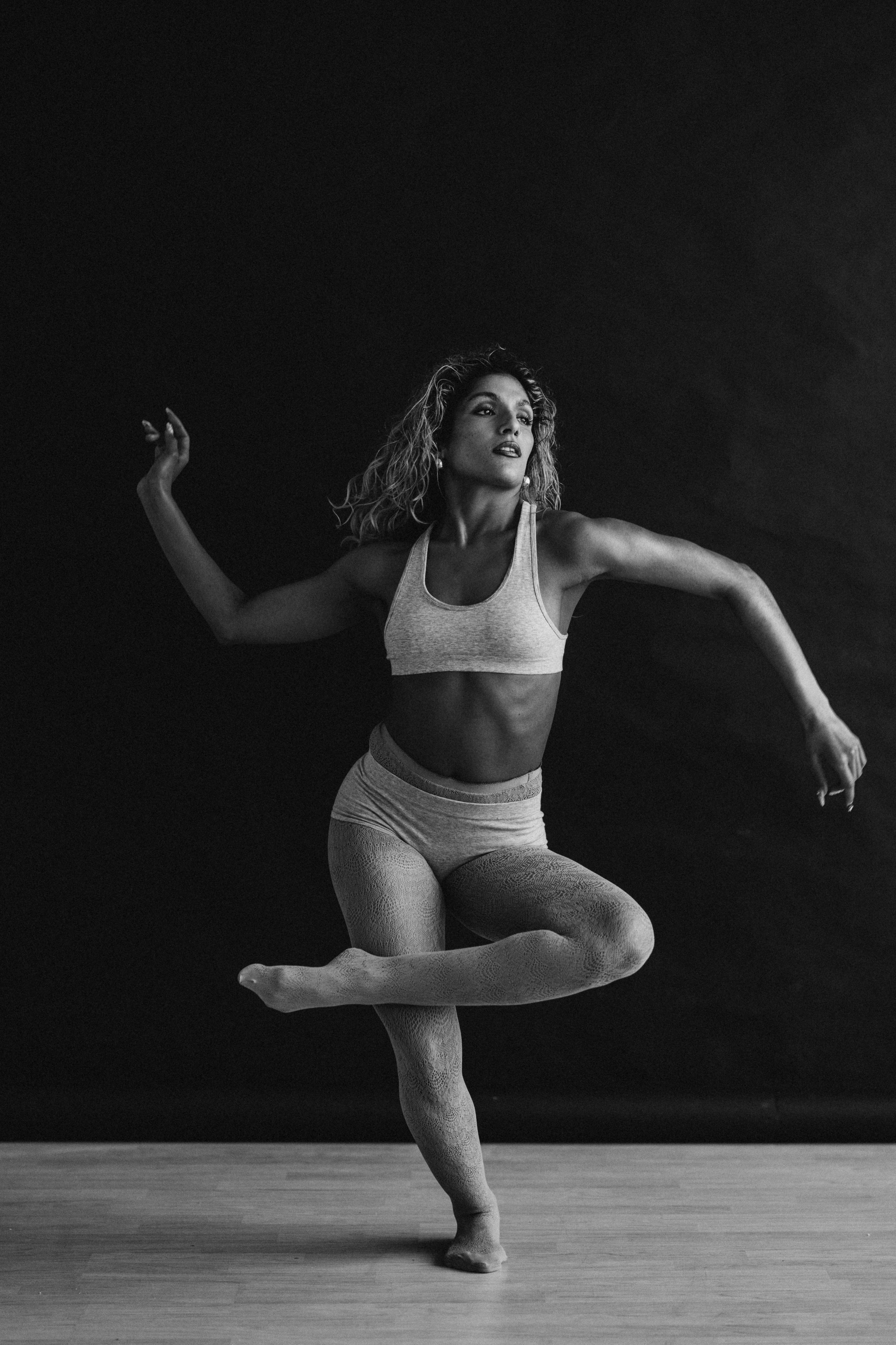 DANCERS. Victoria Olonen – Cinematic Portrait Artist | Helsinki & Europe