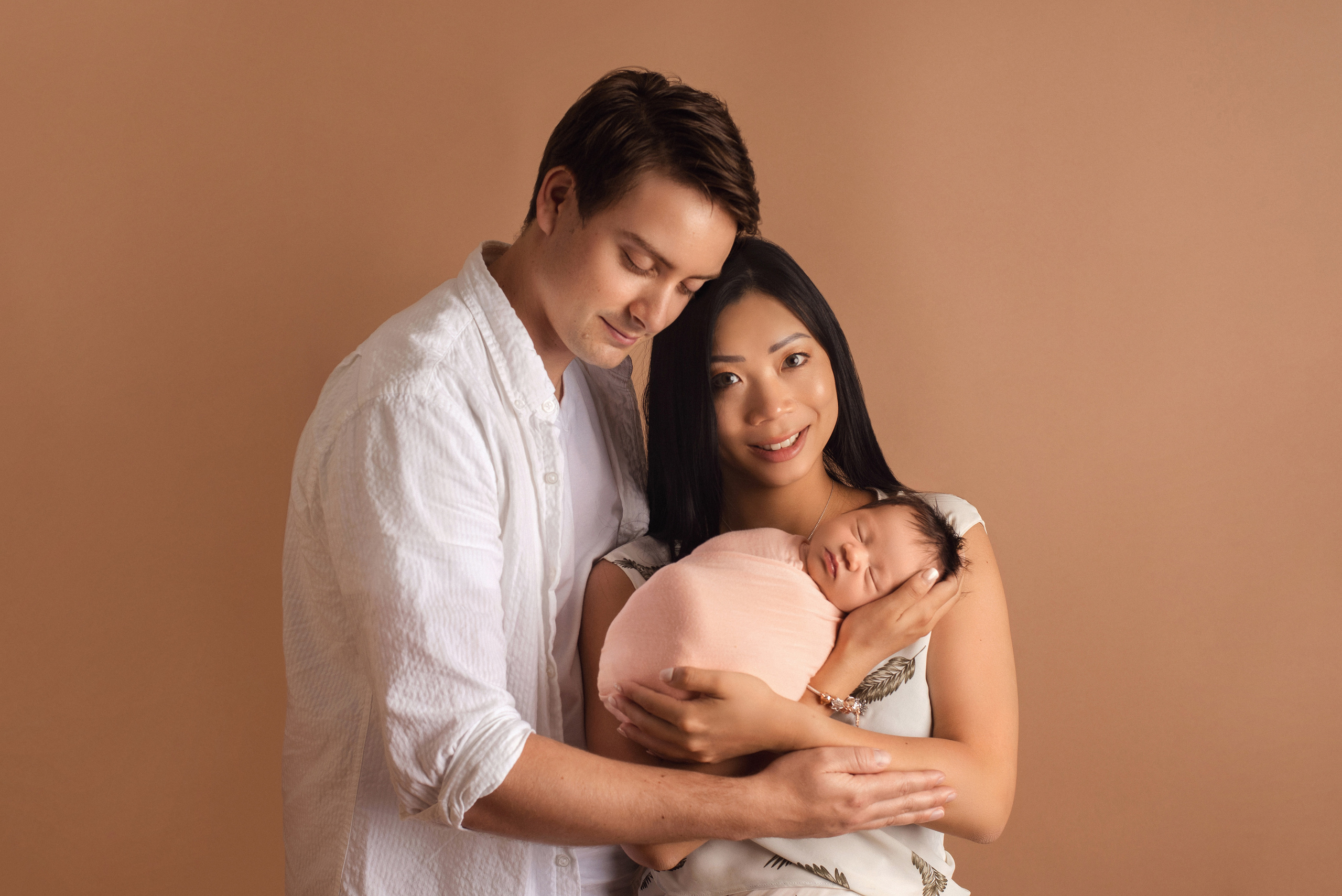 FAMILY / MATERNITY. Ottawa Newborn and Baby Newborn Photographer Elena Helali