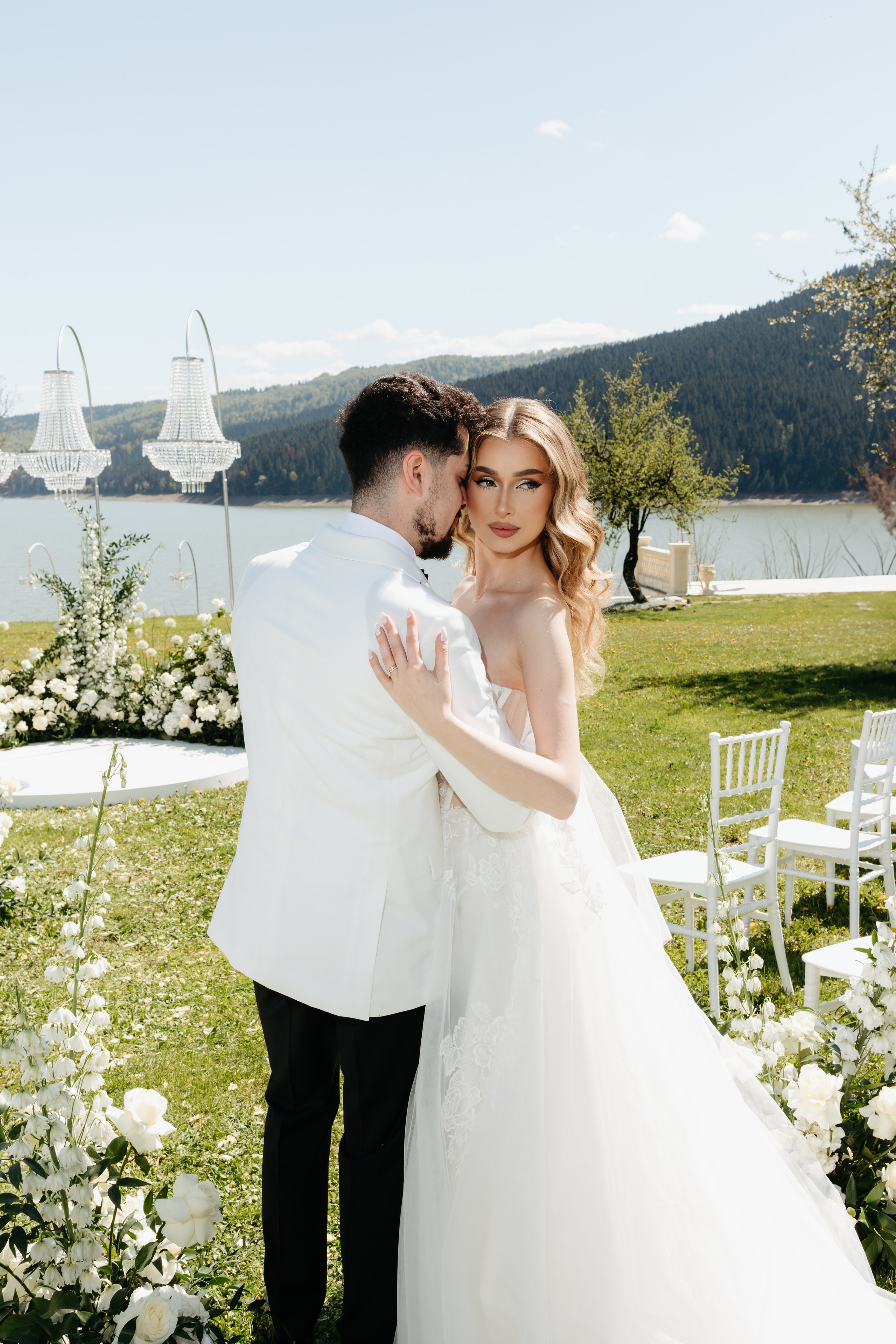 PORTFOLIO. Wedding Photographer Editorial Storytelling Cluj, Romania & Europe|Lore Photography