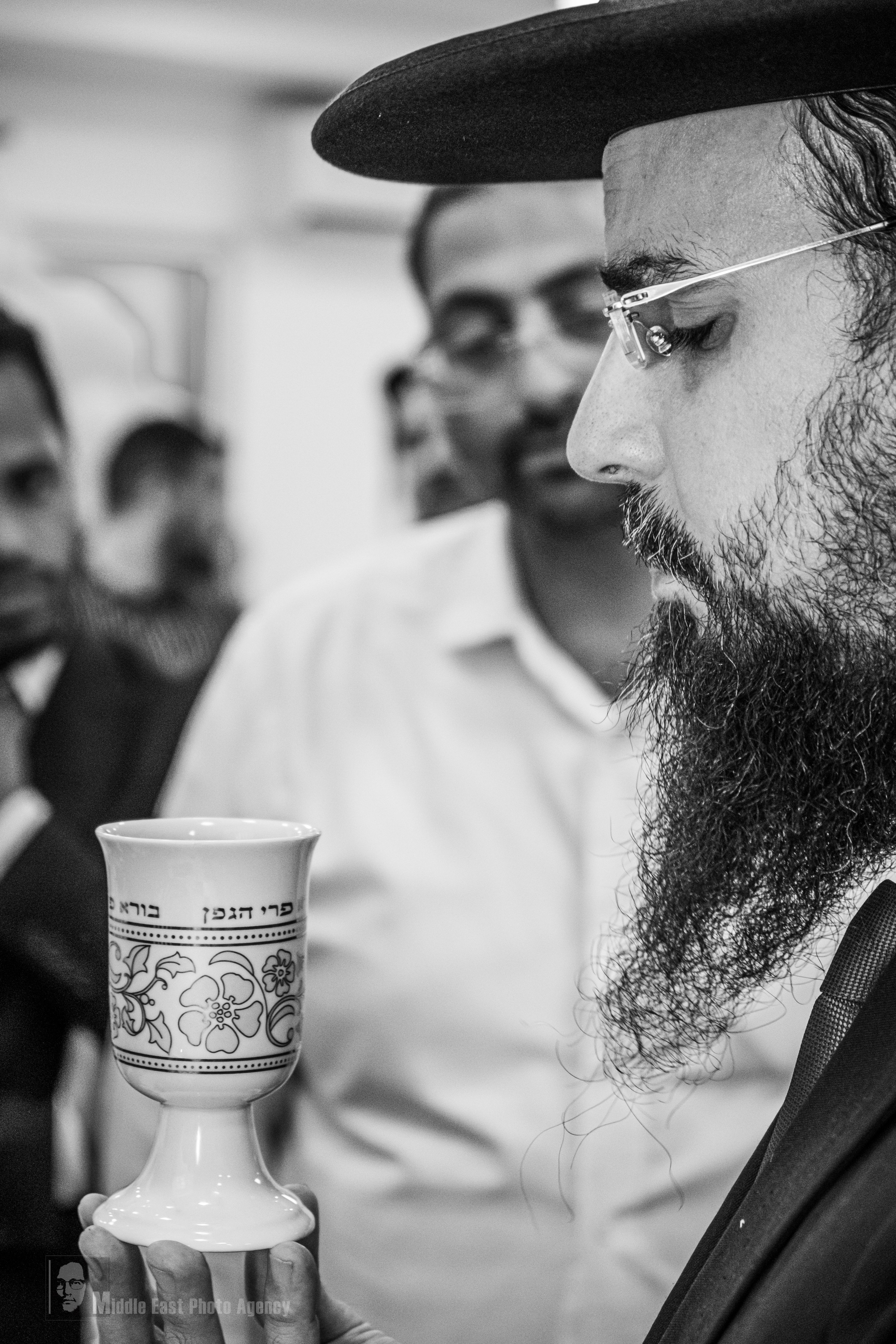 ‏ברית מילה. Middle East Photo Agency — Photography & Event Magnets — סוכנות צילום והדפסת מגנטים לאירועים