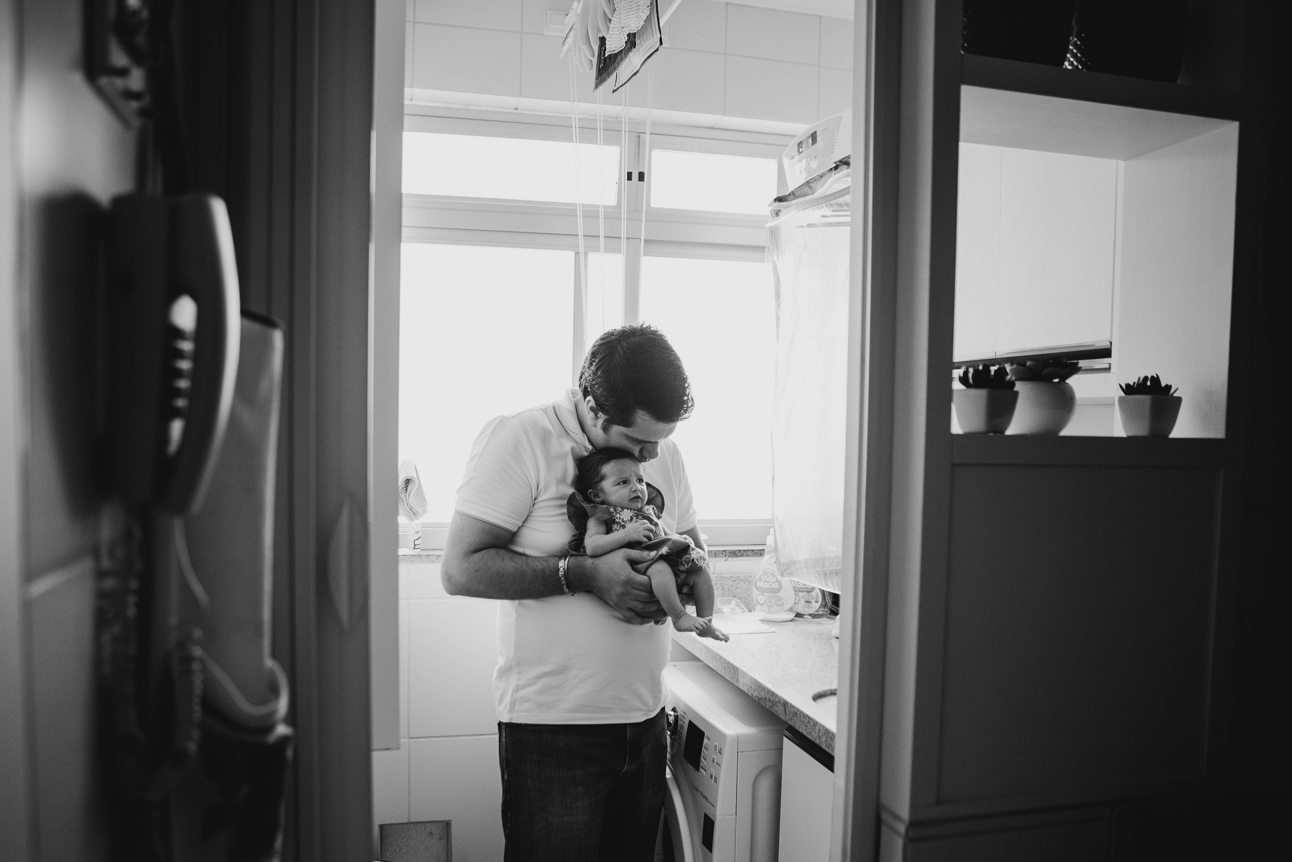 Bebê em casa. Fotógrafa de família