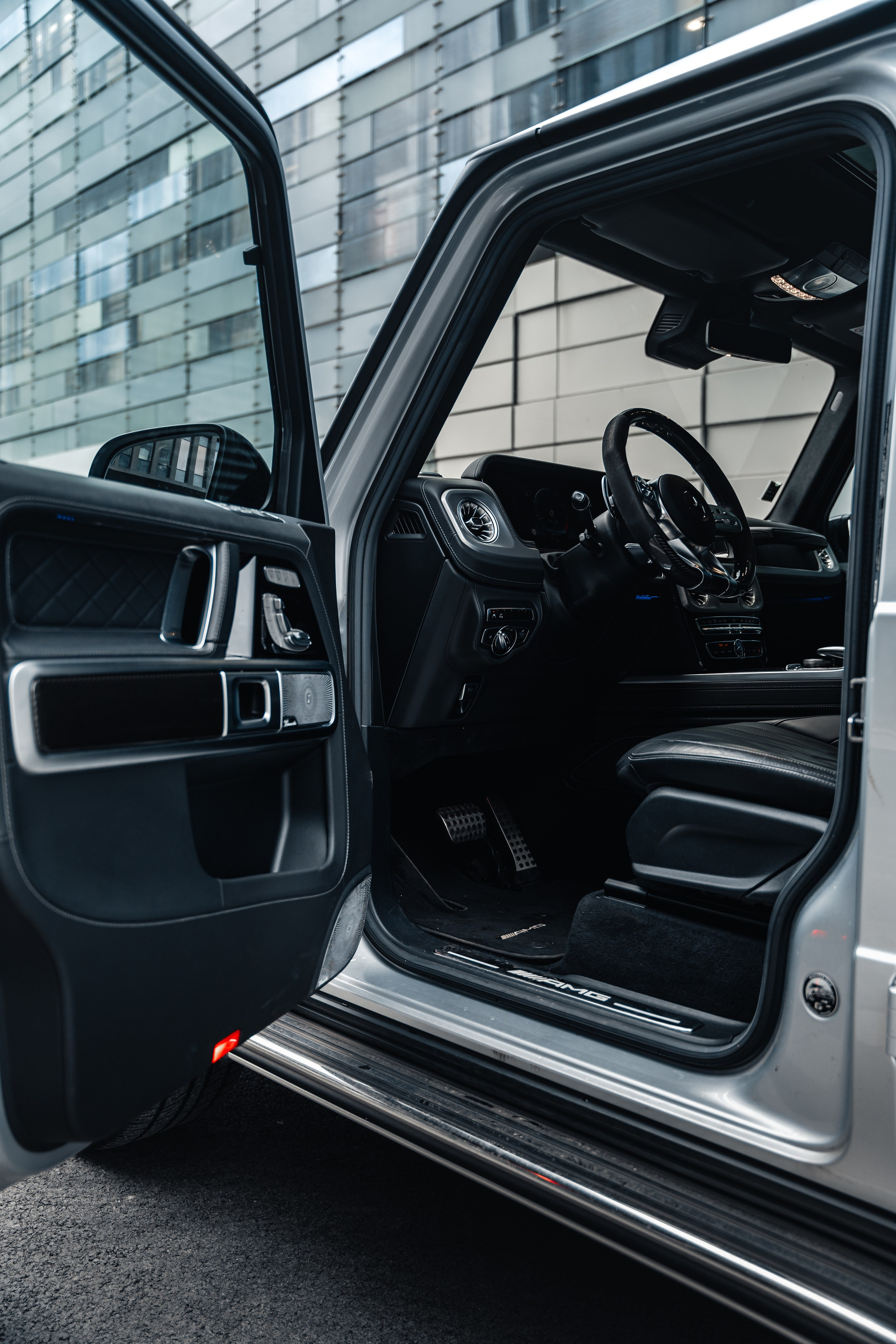 Mercedes-Benz G63 AMG. Photographer in Paris — Vitalii Motruk