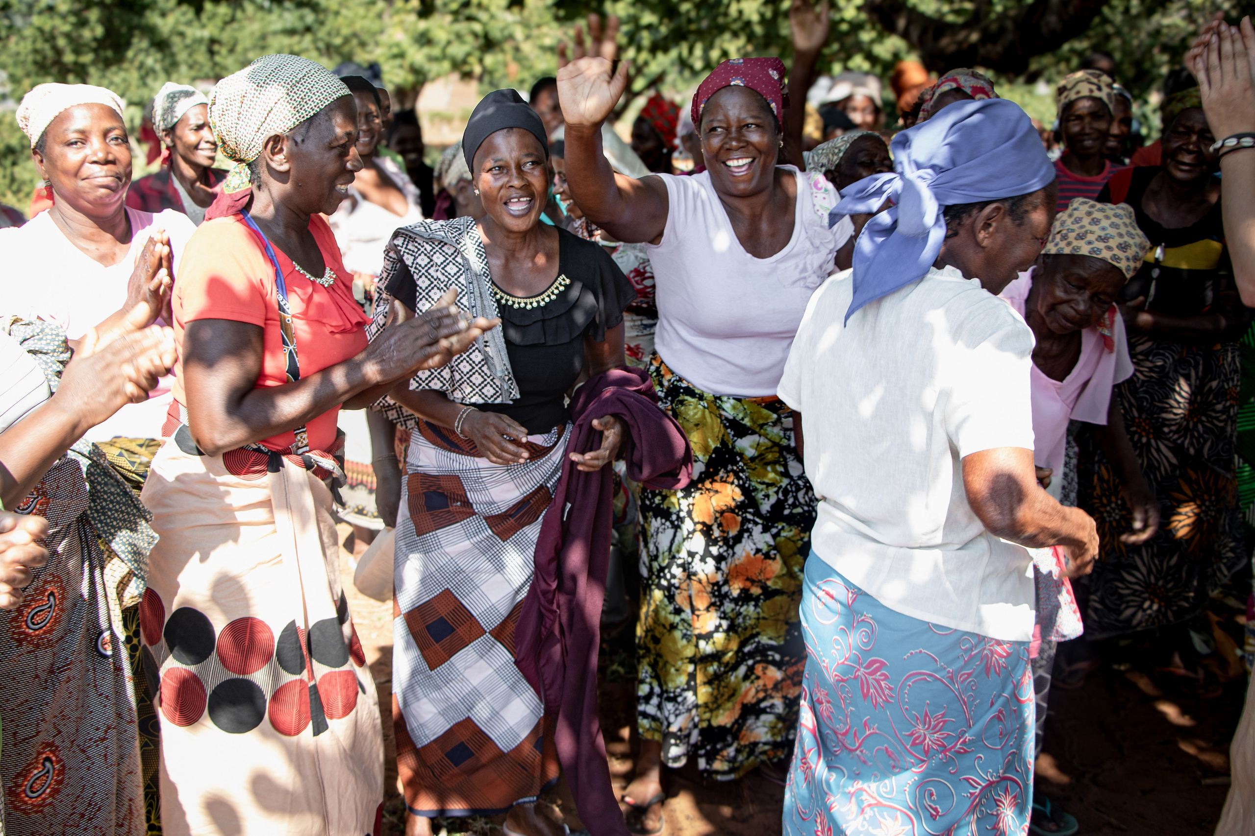 Les habitants dénoncent aussi le manque de transparence sur les impacts sanitaires et écologiques. Selon plusieurs ONG, des cas de maladies respiratoires ont augmenté depuis le début des travaux, et les rares consultations communautaires ont été menées dans la précipitation, sans traduction dans les langues locales.