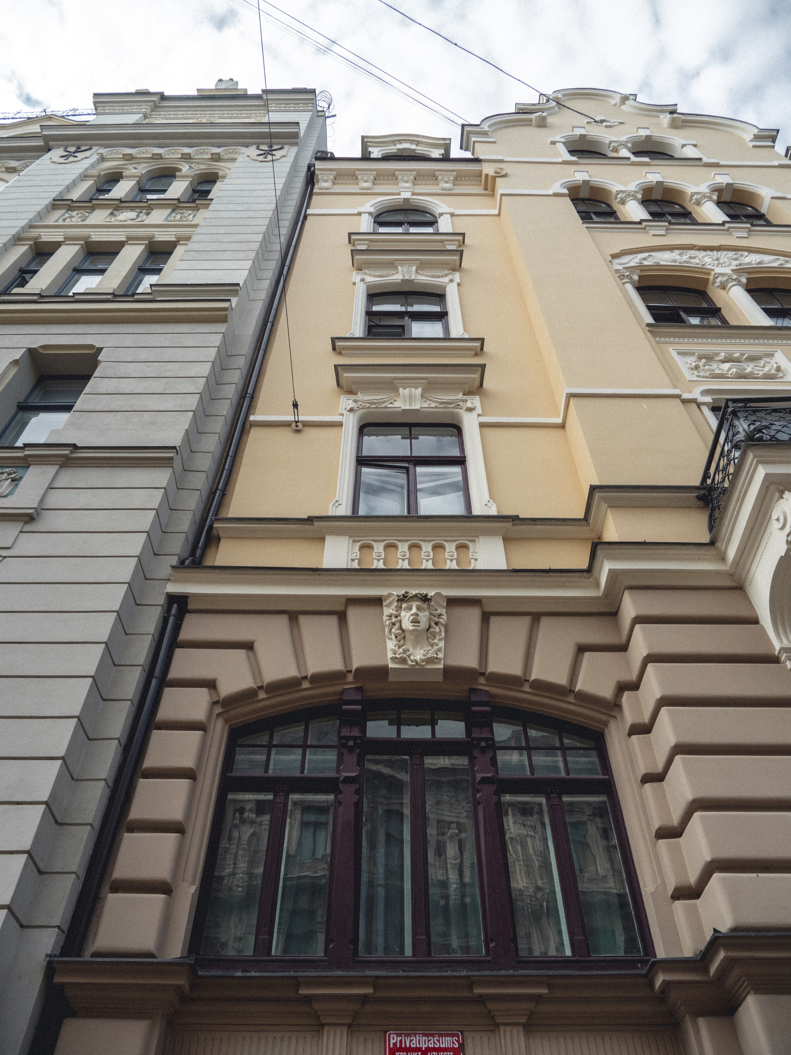 Voyage à Riga. Photographe sur Cote d’Azur. Portraits de familles, couples, enfants, événements