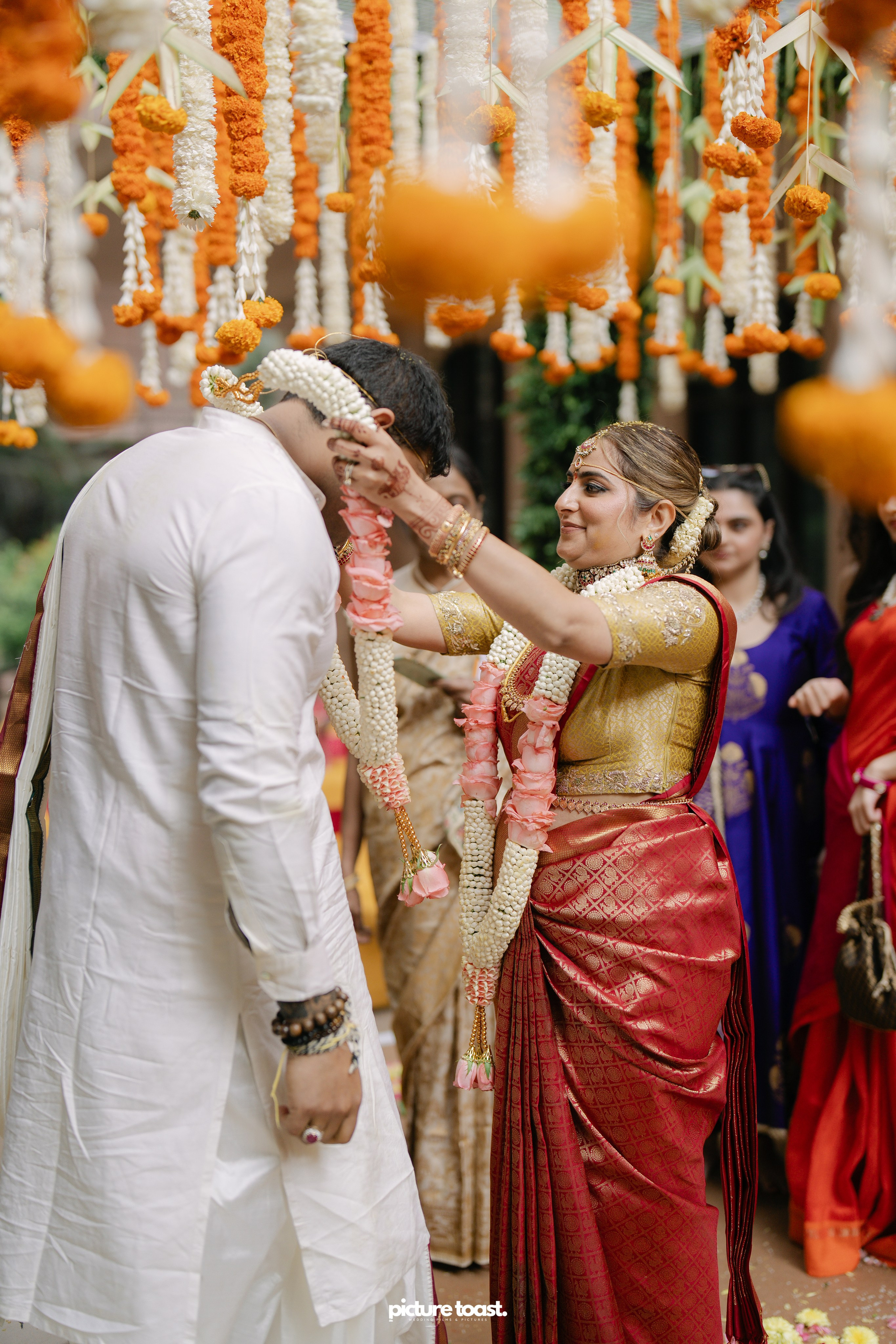 South Indian Wedding Ft. Aashna & Rajiv. Fine art Wedding Photographers in India & Canada