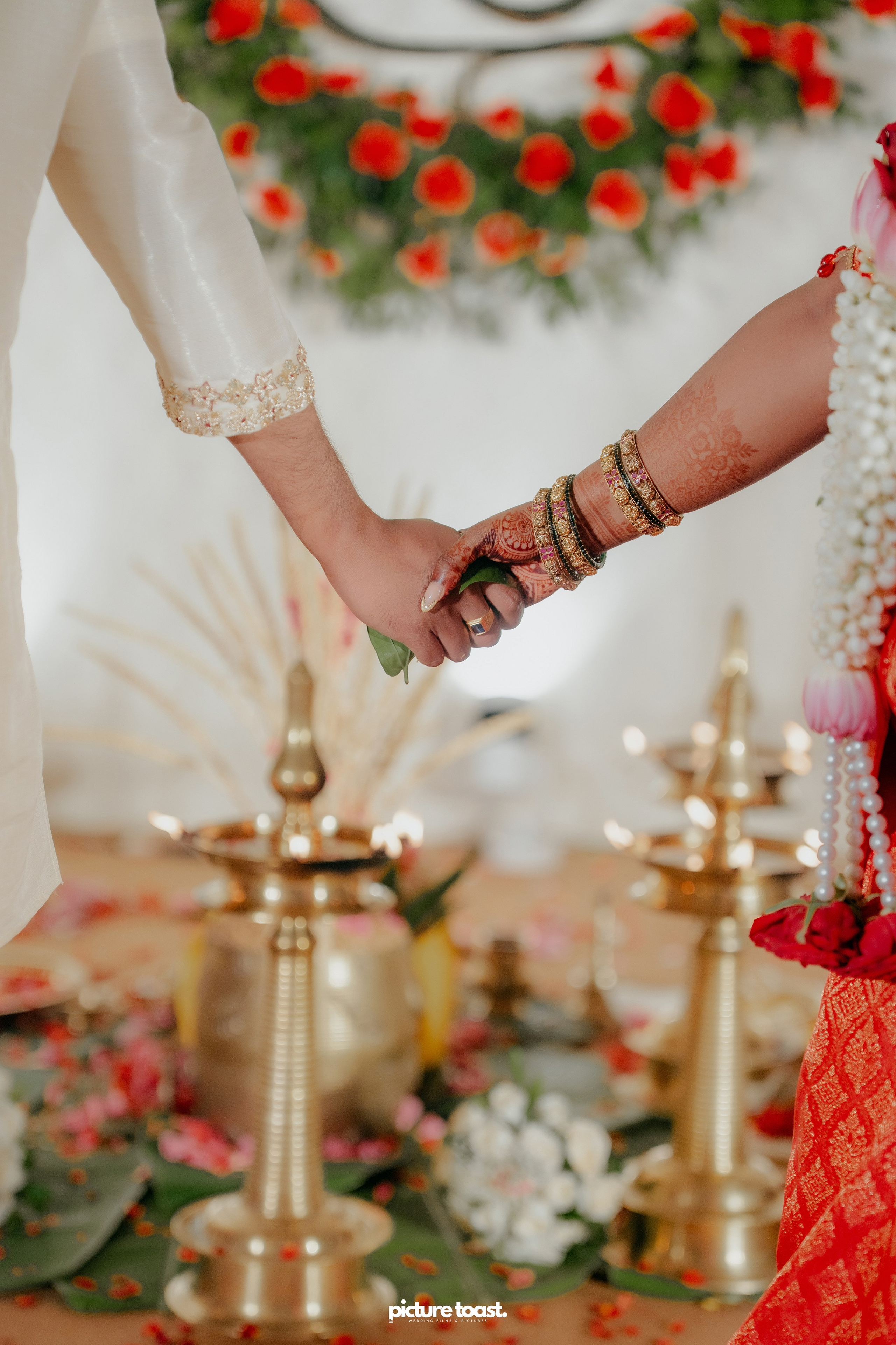 Traditional Kerala Hindu Wedding Ft. Anusree & Vishnu. Fine art Wedding Photographers in India & Canada