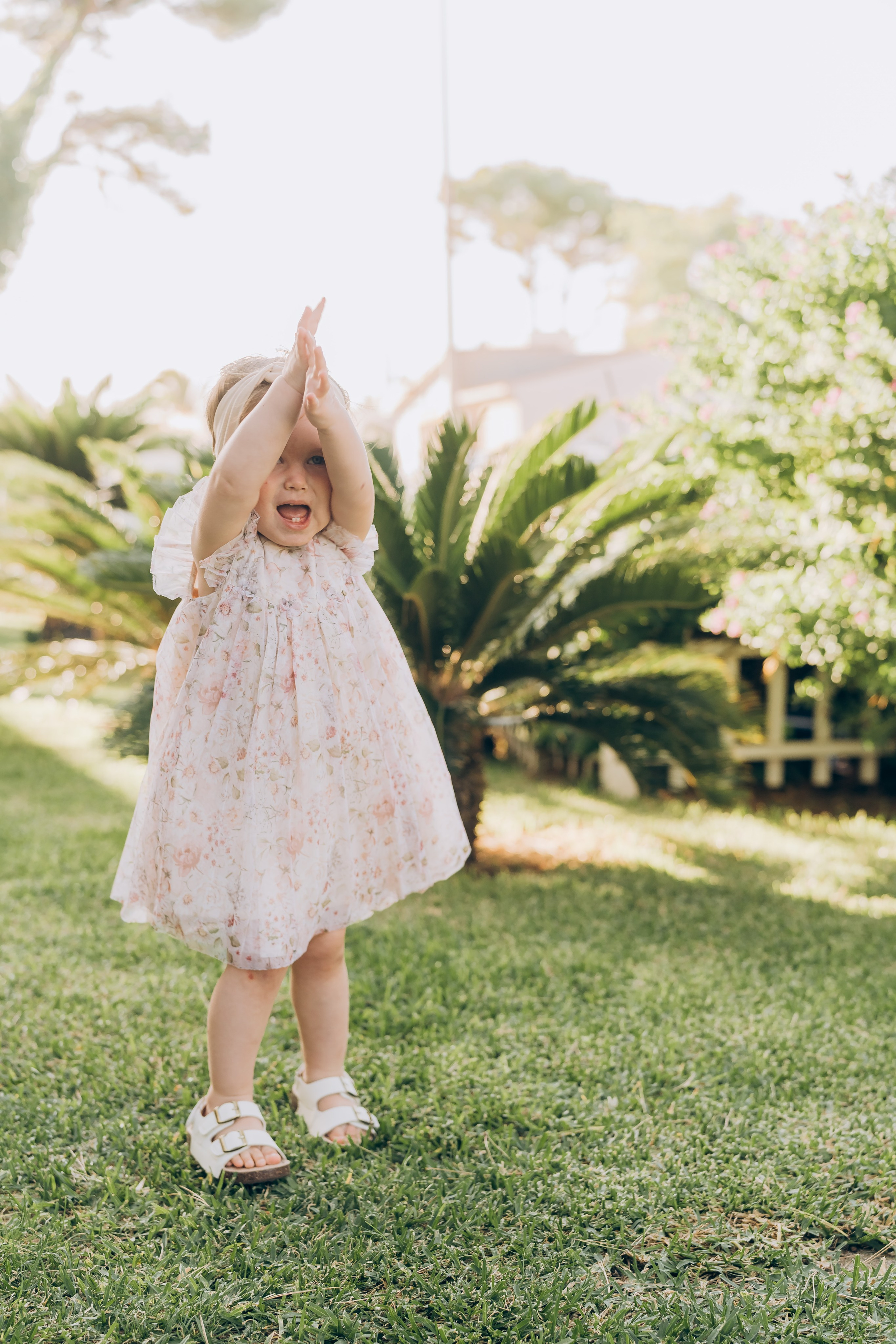 Sophisticated Tanya with her daughter and husband. Фотограф у Пальма де Майорка