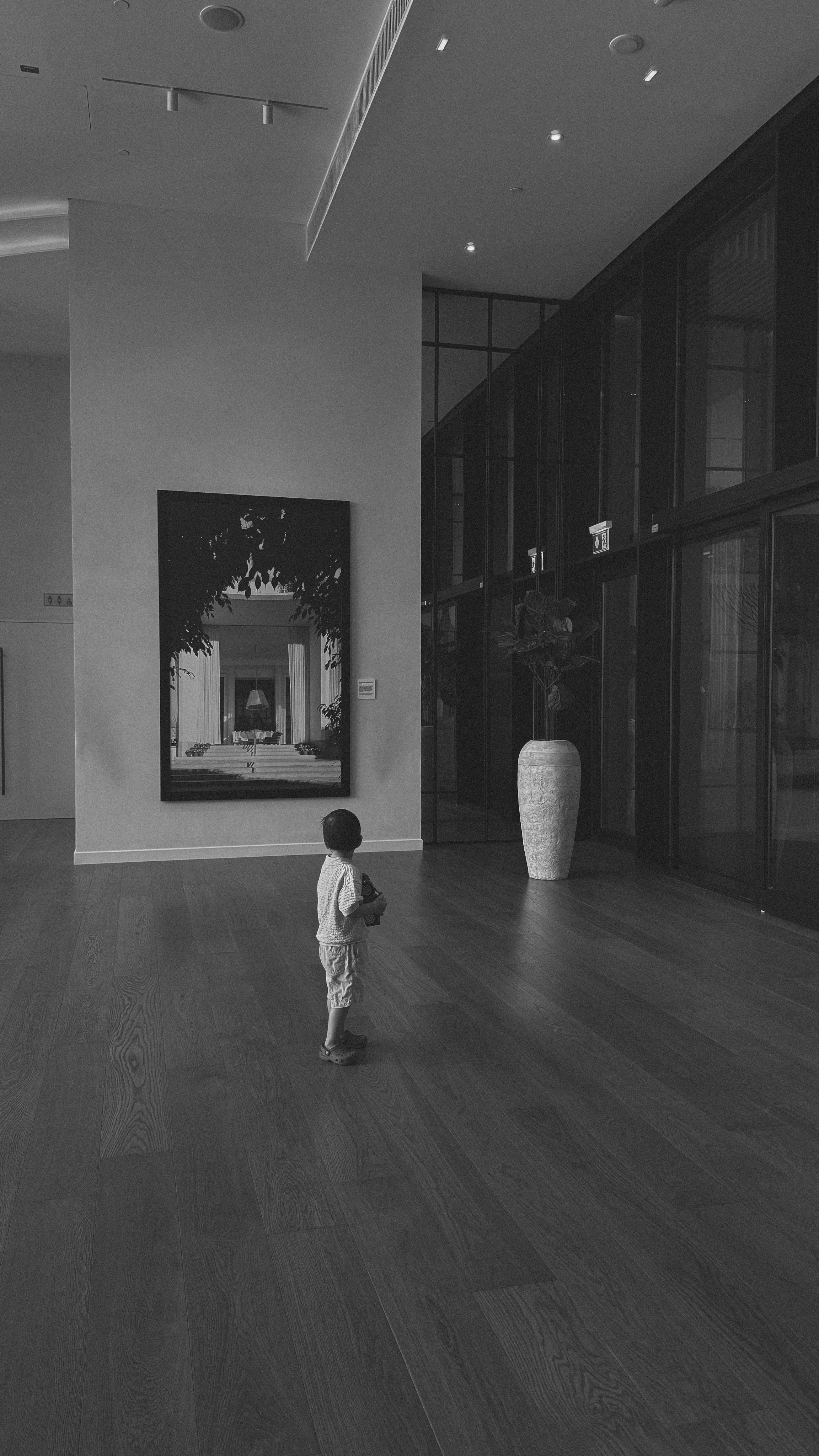 Delano Dubai. Professional photographer and videographer specializing in filming hot