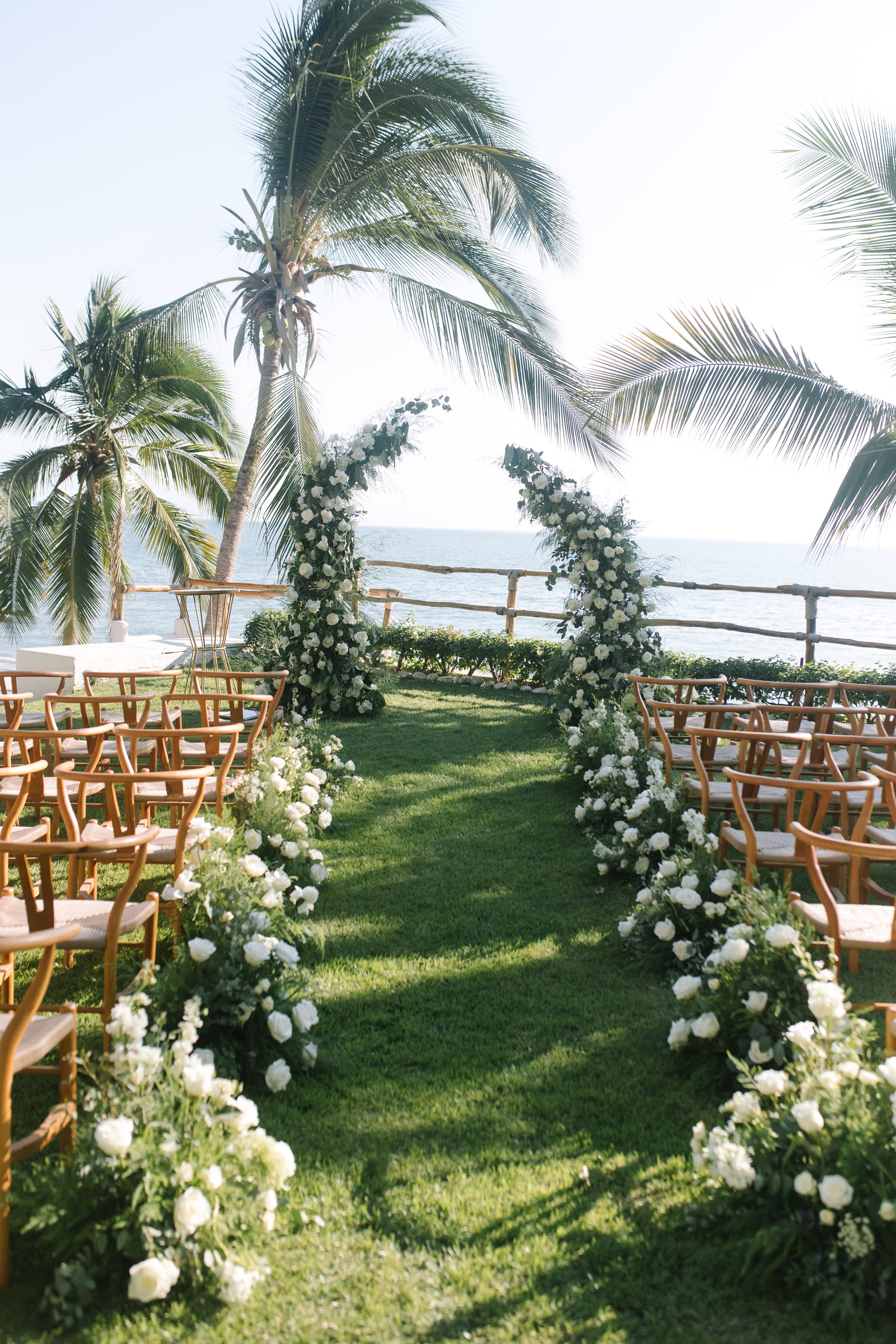 Martoca Beach Garden. Wedding photographer Mexico Sayulita Puerto Vallarta Punta Mita Cabo