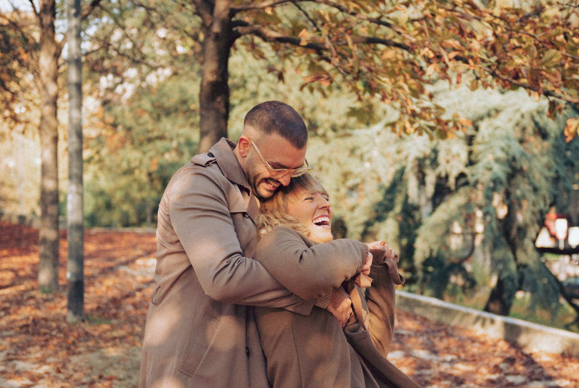 Golden light, soft laughter, and a candid embrace — this fall couple photoshoot in Milan captures the beauty of genuine connection. If you're visiting Italy or planning an engagement, anniversary, or pre-wedding session, I create warm and emotional photography for couples traveling from the US and around the world.Book your romantic photoshoot in Milan or anywhere in Italy and let’s create timeless memories together. Milan photographer, Italy couple photoshoot, fall engagement session, destination couples photography.