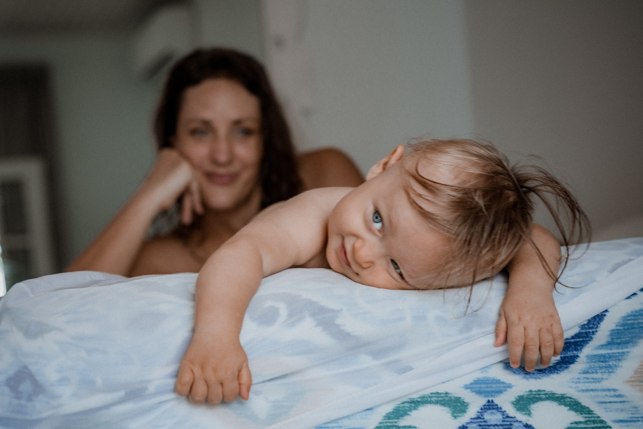 Cosmos with mommy. Professional portrait photographer in Los Angeles | Axenia Haritonova