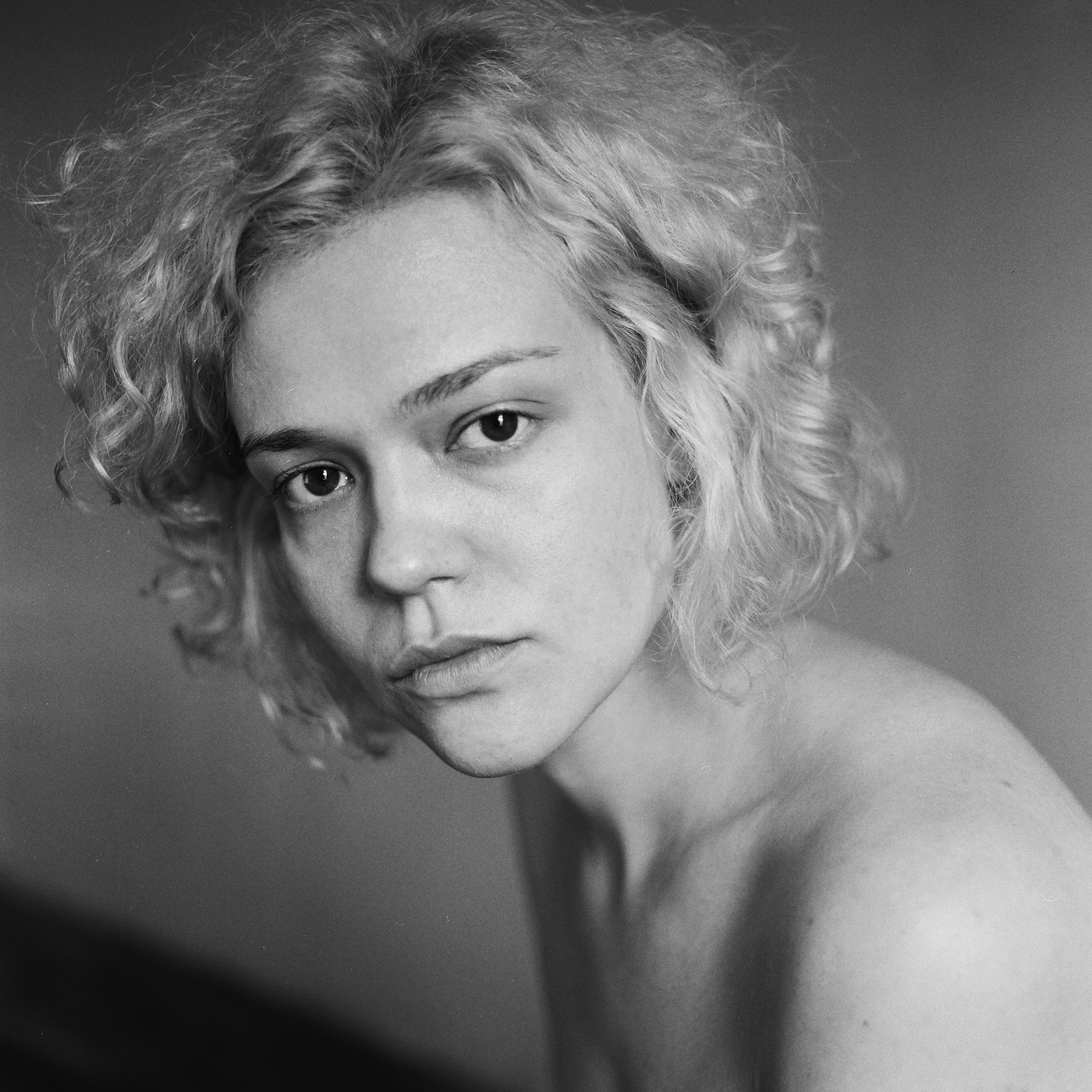 Bang bang. Polina Soyref, portrait photographer