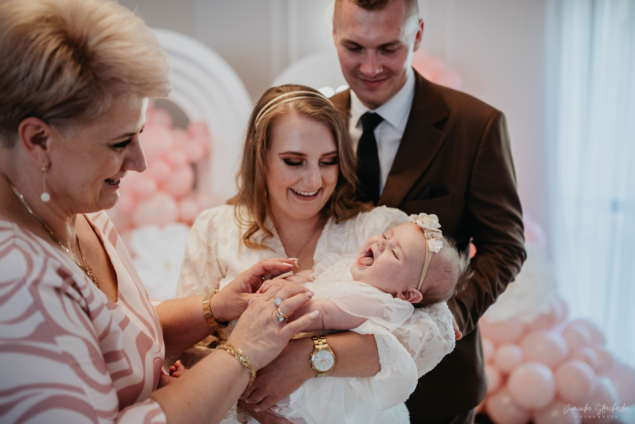 Chrzest Święty Alicji. Dominika Strachacka Fotografia | Fotograf ślubny i rodzinny Opole Lubelskie Lublin