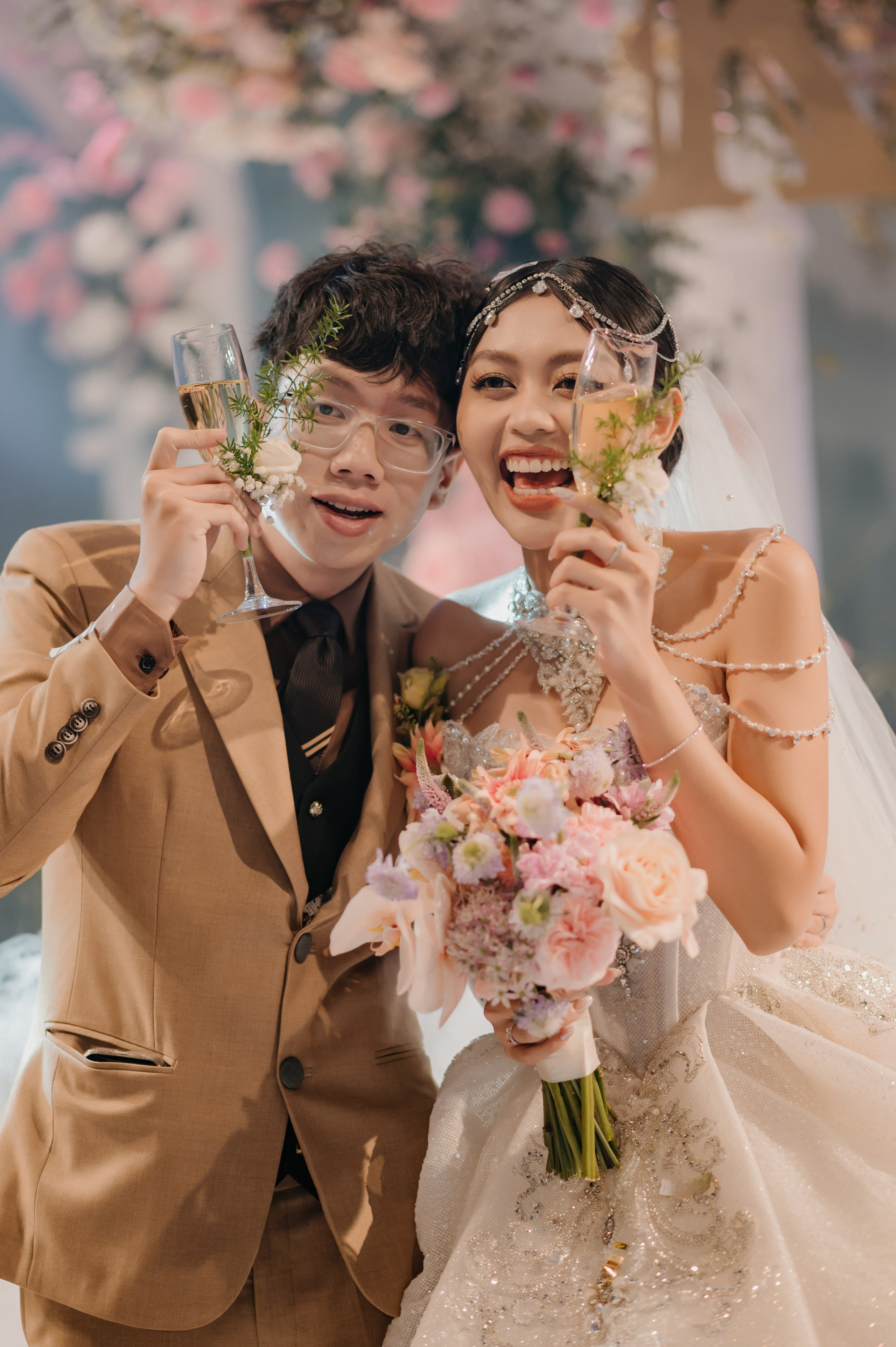 KHANG & QUYEN / Lavela Hotel. Saigon Wedding Present | Art Beyond Moments