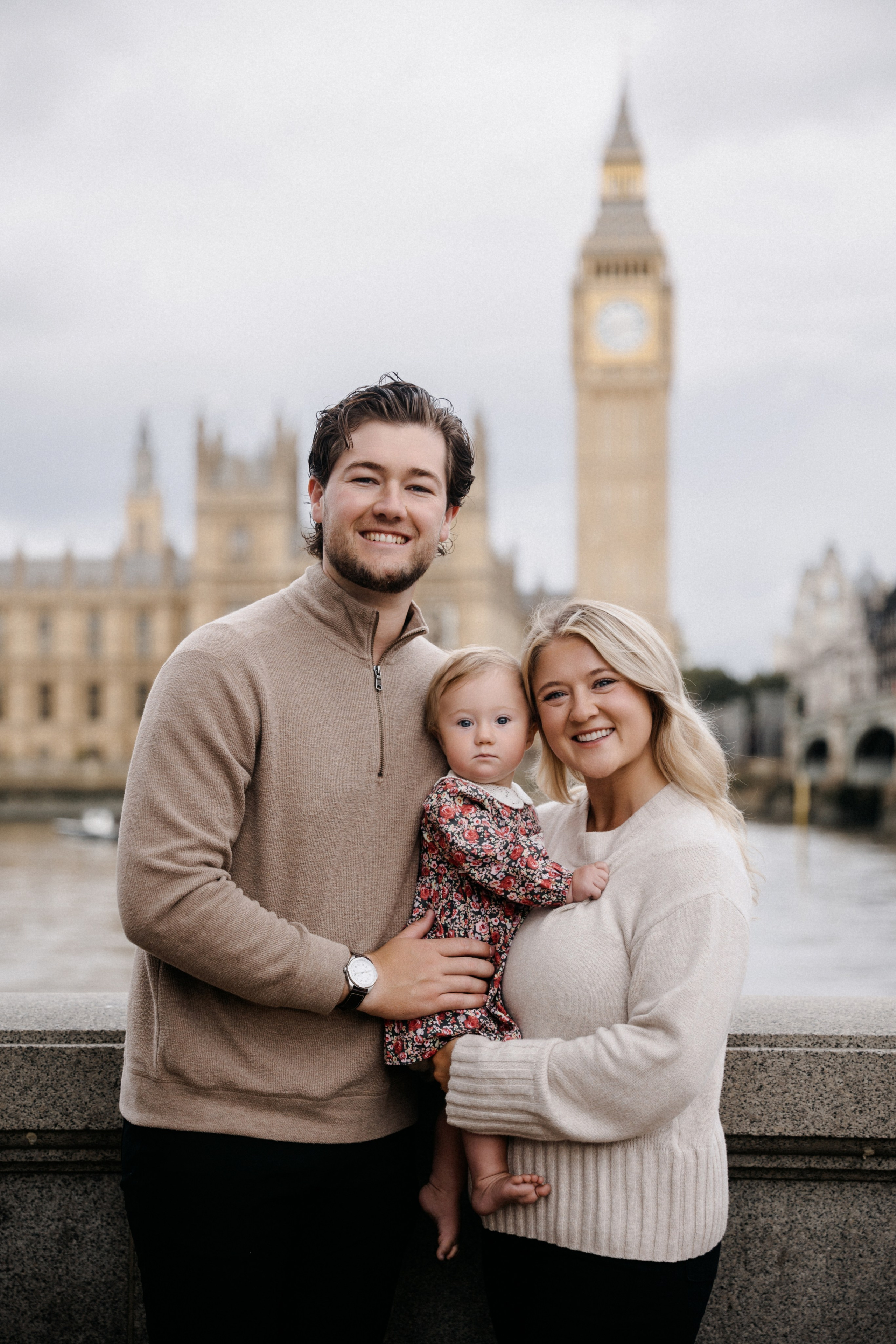 Family Photoshoot at Westminster. LondonPhotoStory — Vacation Photographer in London