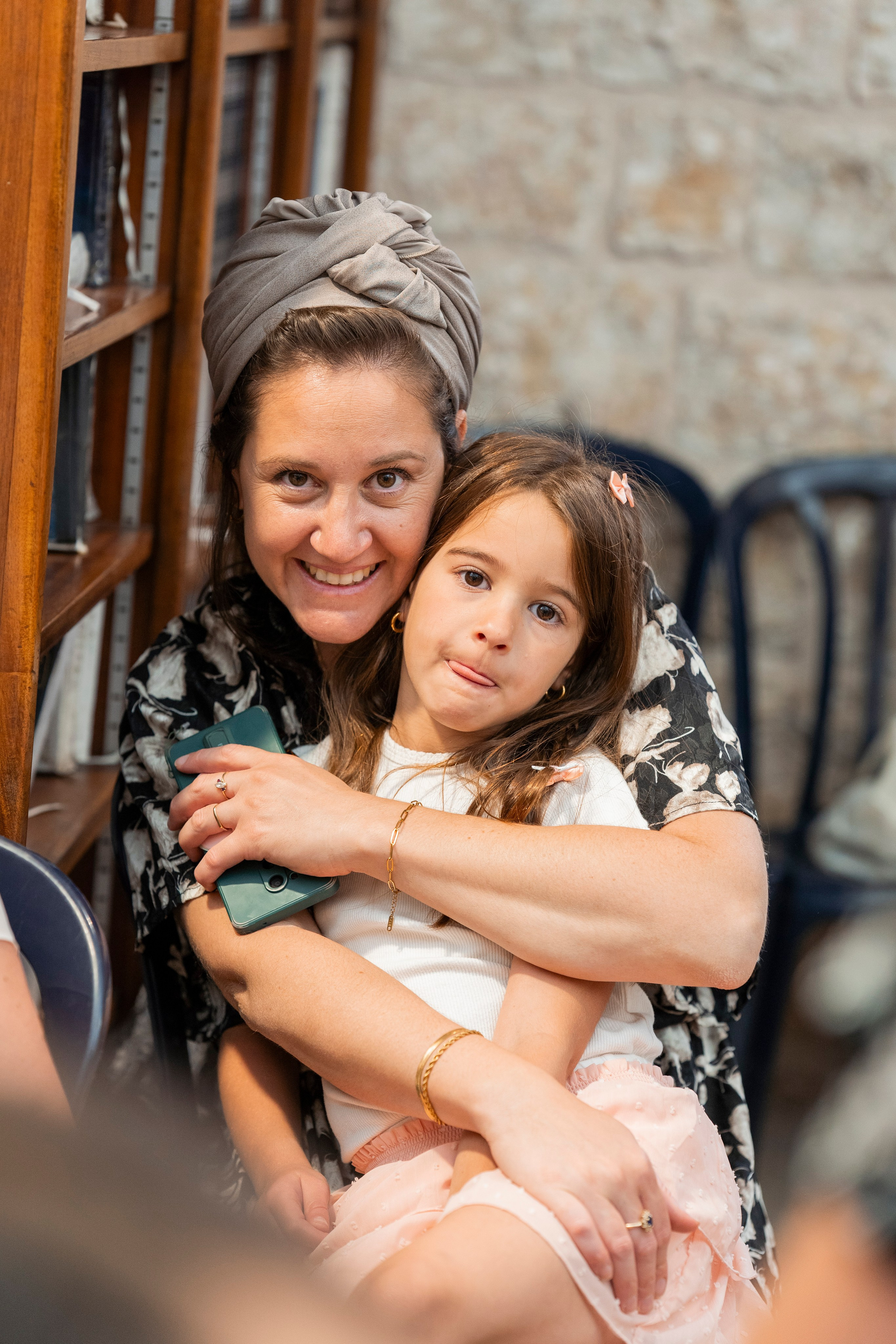 הנחת התפילין רפאל לוי. יוסף מזרחי צילום חתונה, ברית וזוגיות. צלם מקצועי שאוהב להוציא אתכם הכי יפים ברגעים הכי מרגשים