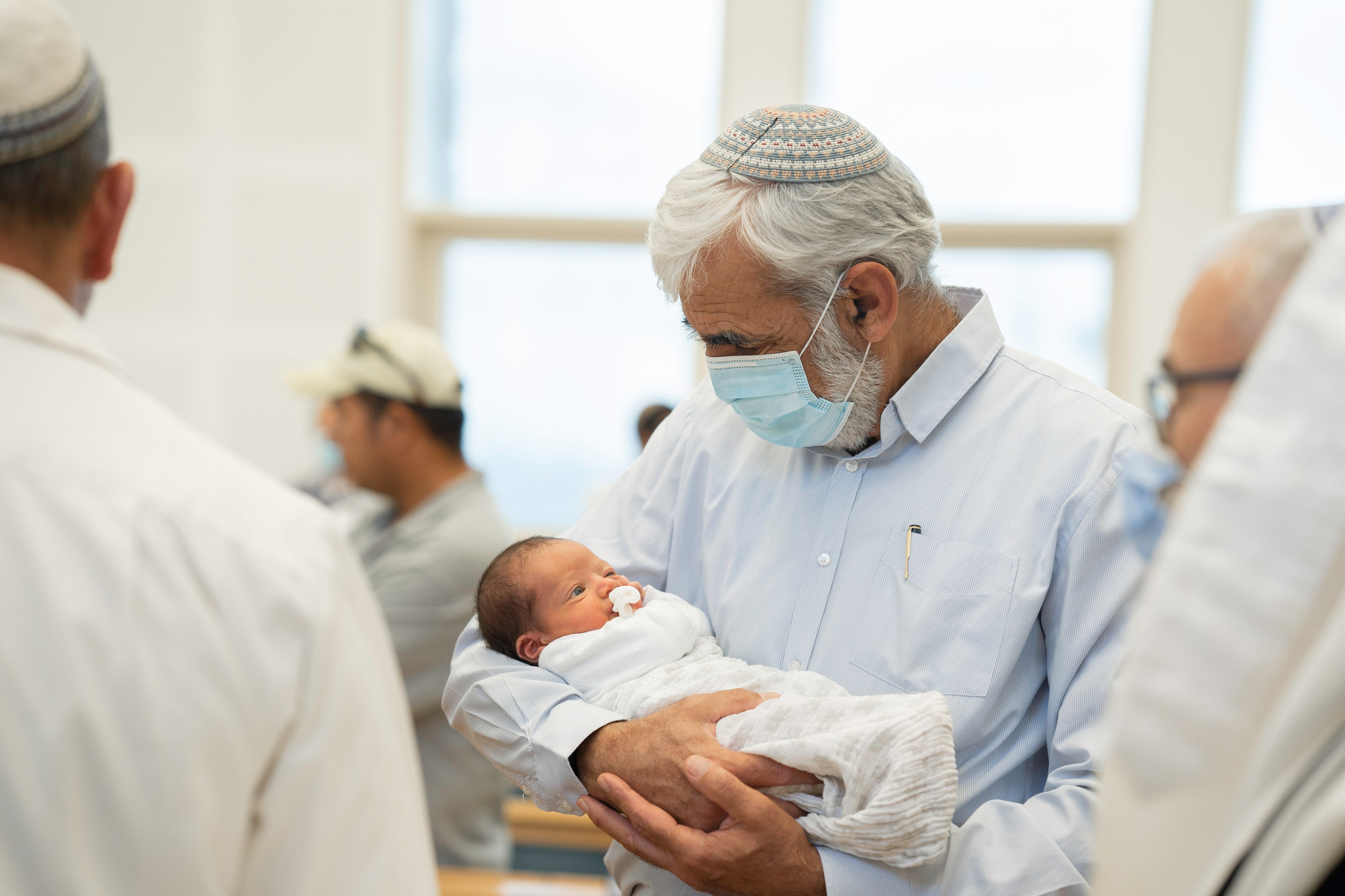 הברית של יוסף וחנה. יוסף מזרחי צילום חתונה, ברית וזוגיות. צלם מקצועי שאוהב להוציא אתכם הכי יפים ברגעים הכי מרגשים