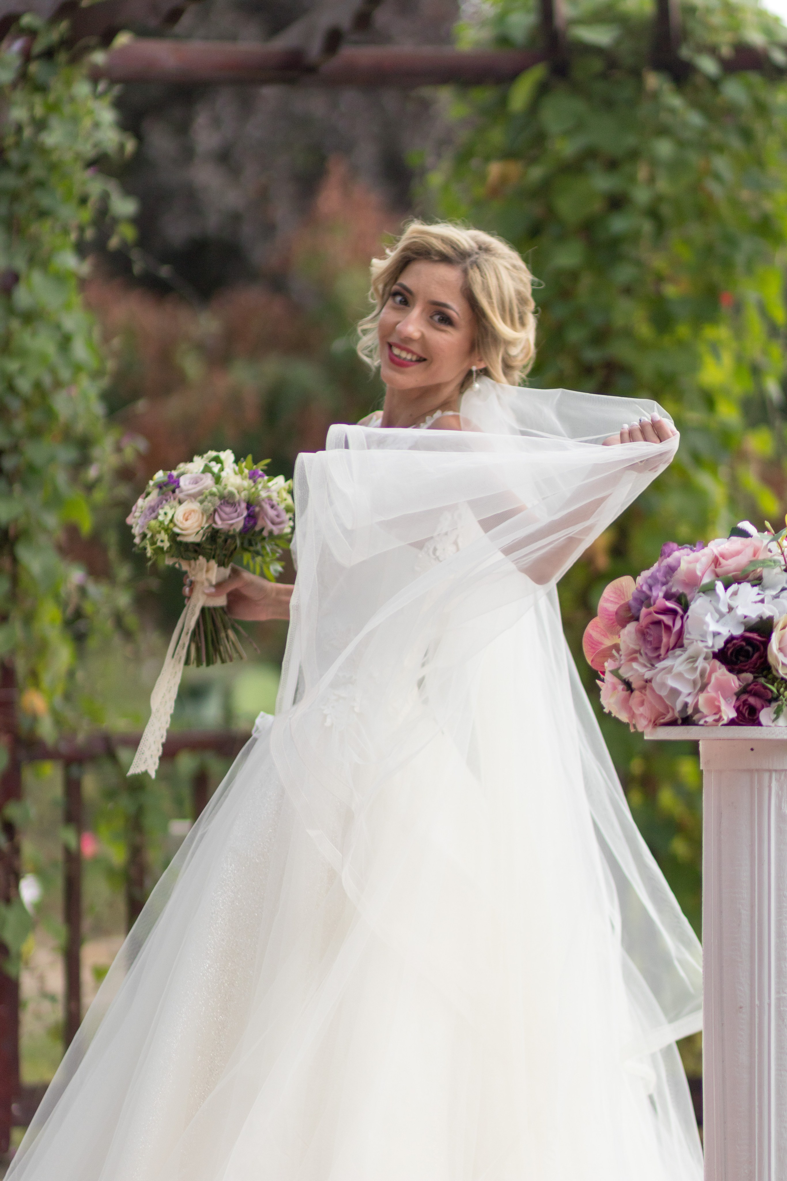 Wedding photographer, Bucharest wedding photographer, photo offer 2024, wedding photo offer, special wedding photographer, wedding photo services, wedding photo-video, Wedding Photo & Video Team - Videographer Bucharest, Team: wedding photographer & videographer, wedding photographer offer , free dates, portrait photographer, bride, wedding dress, jewelry photographer