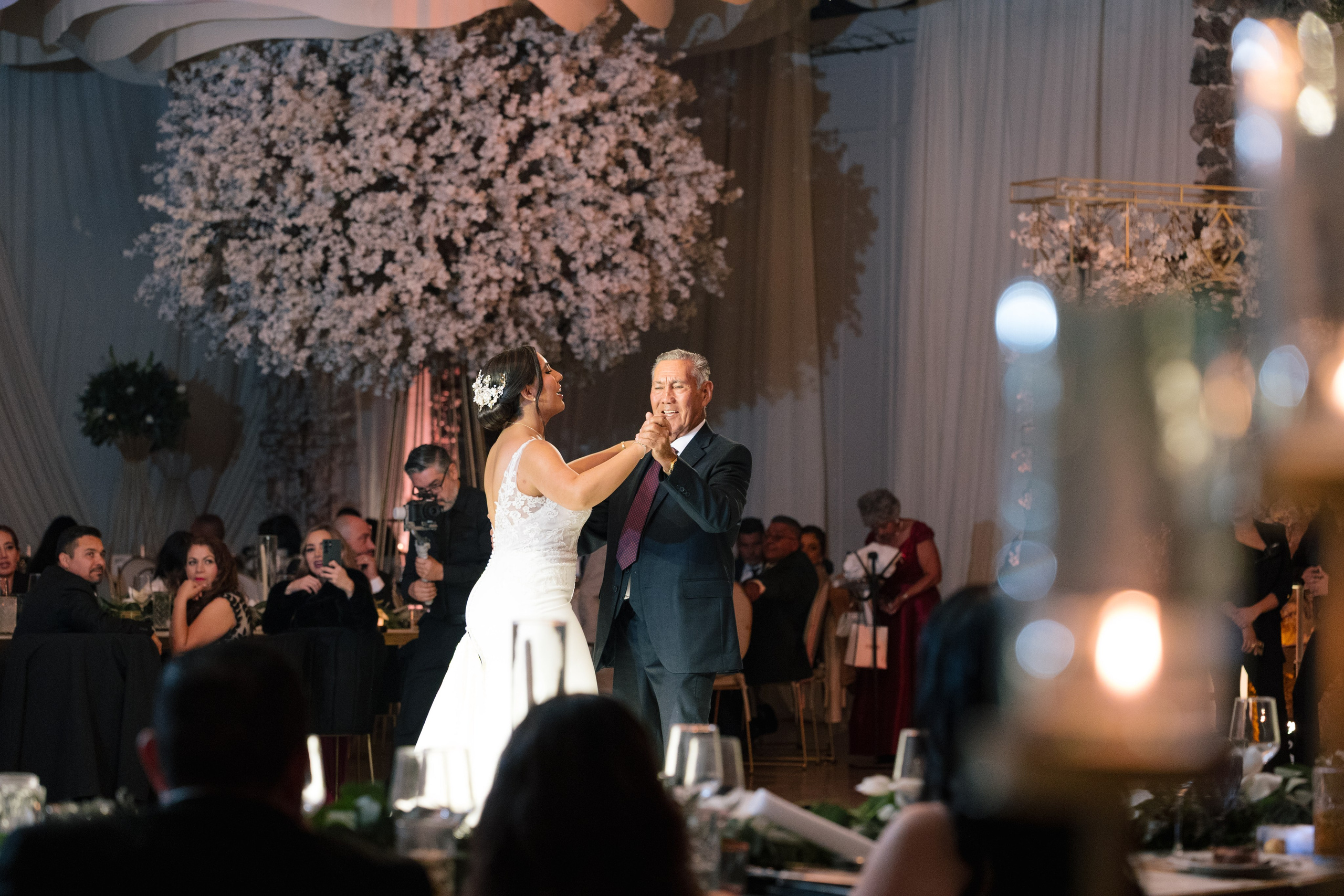 Alejandra y Salvador. Principal