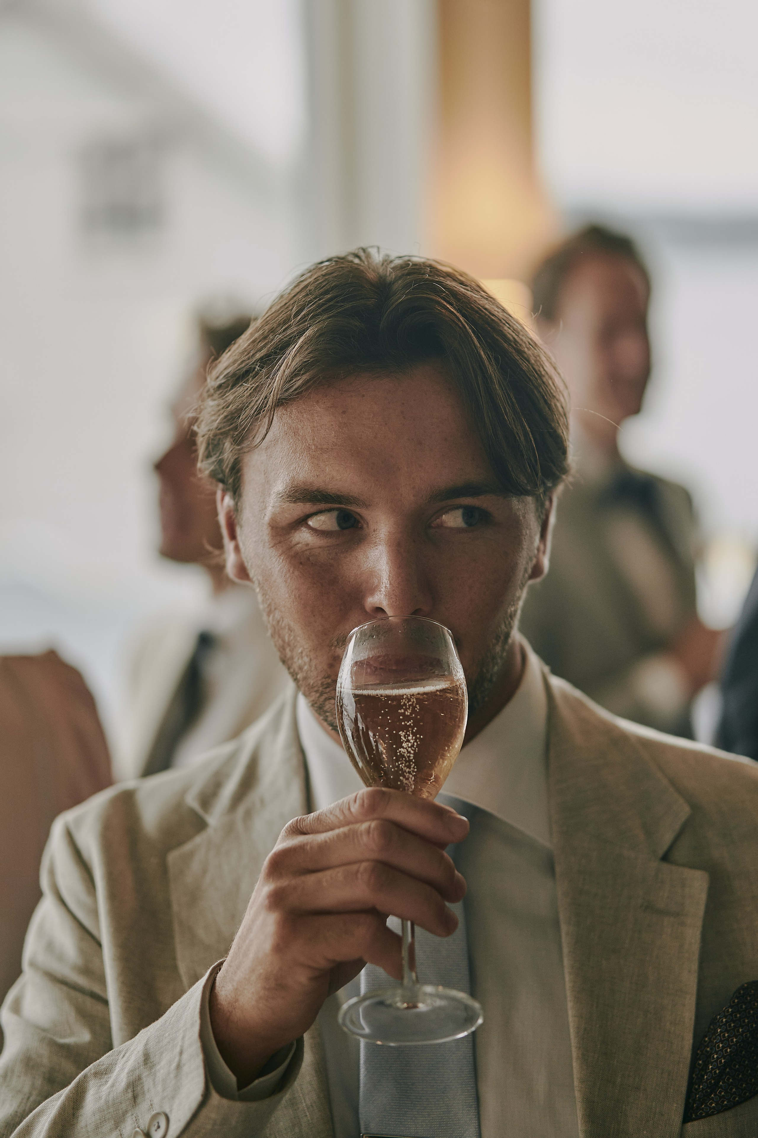 Fotografering bryllup. Bryllupsfotograf Oslo. Bryllupsfotograf i Oslo. André Korsak – candid og dokumentarisk fotograf