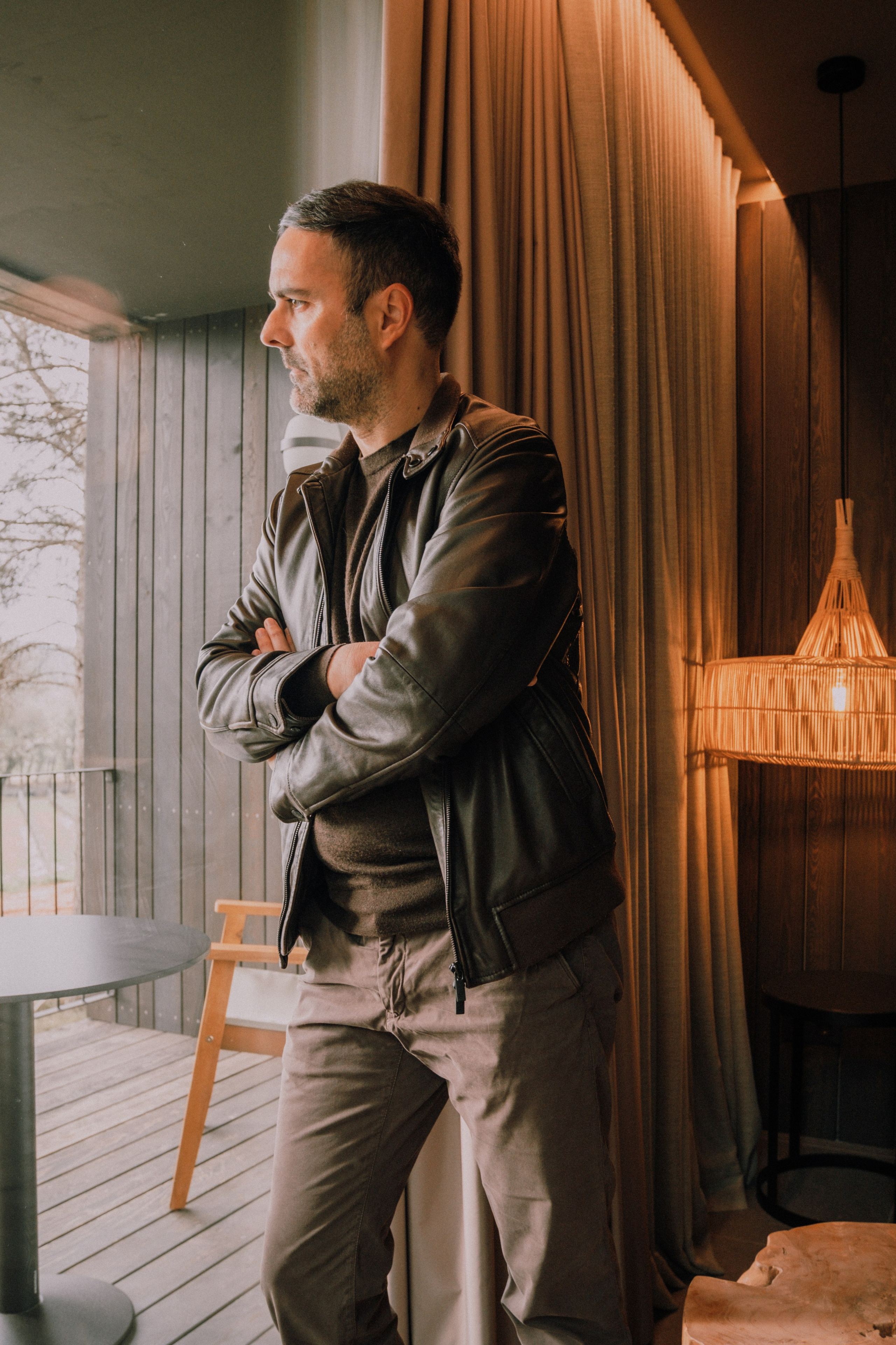 Sesión familiar en el bosque. Fotografía profesional en Calafell - Elena Medvedeva