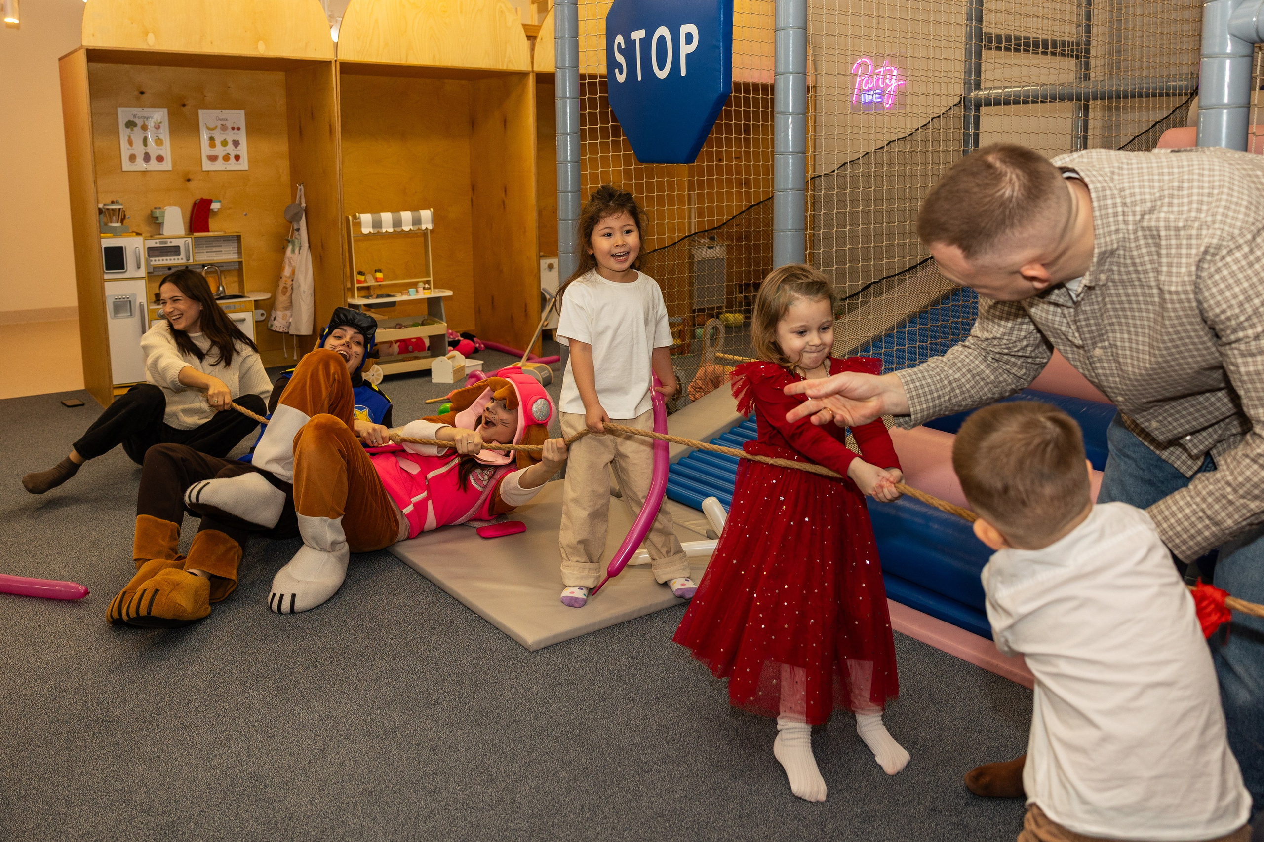 День рождения Артёма 24 января 2026 года. Семейный и детский фотограф в Варшаве Мила Бобровская
