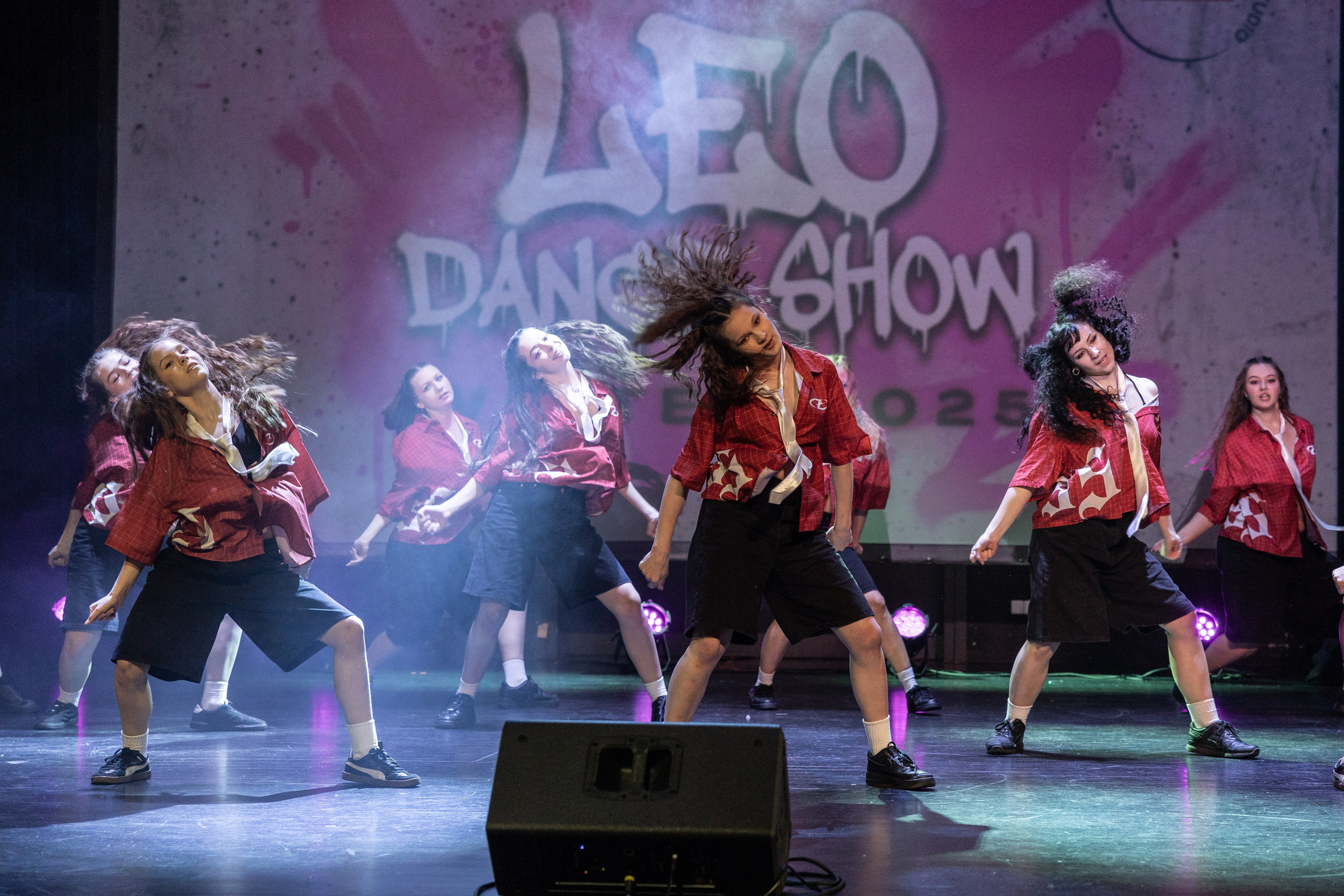 LEO DANCE SHOW WINTER 2025. Семейный и детский фотограф в Варшаве Мила Бобровская