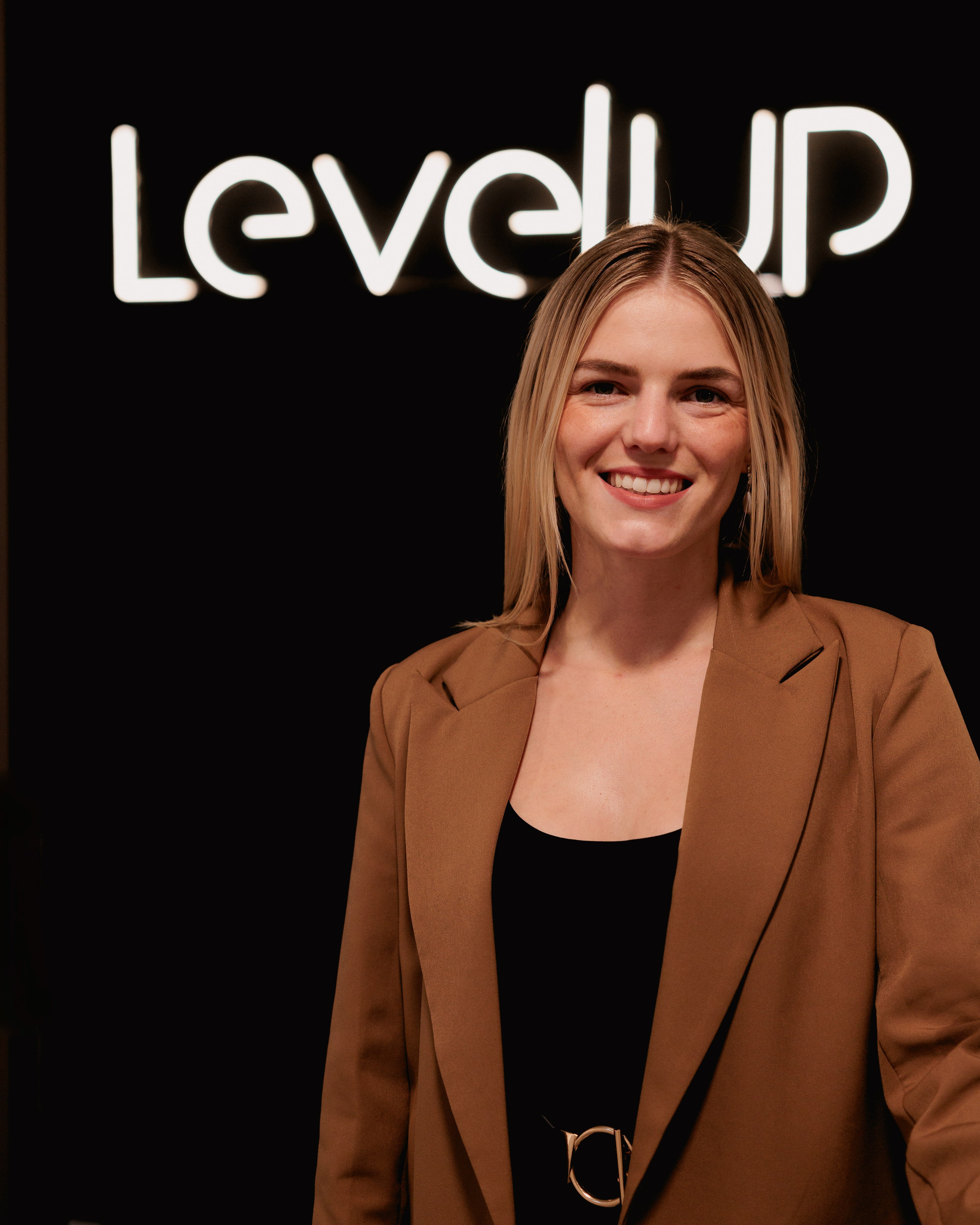 Commercial. Angélique Khaliman — Photographer in Graz