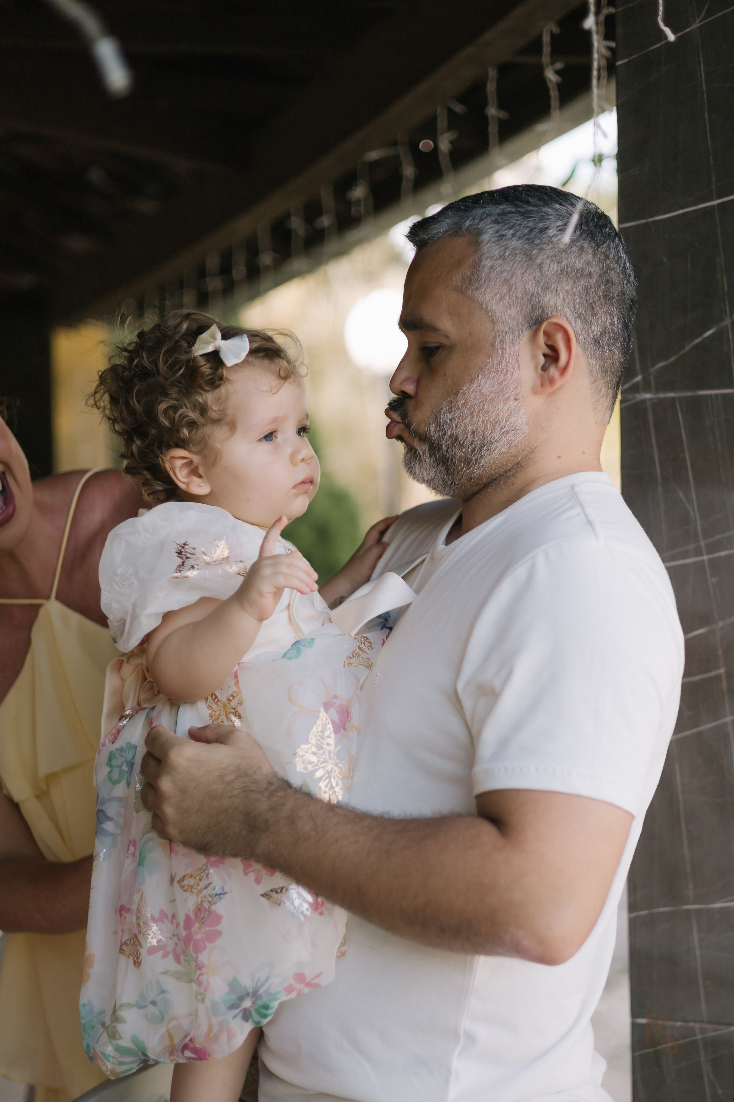 Aurora — 1 ano. Fotógrafo Richard Silvestre — Casamentos na Bahia