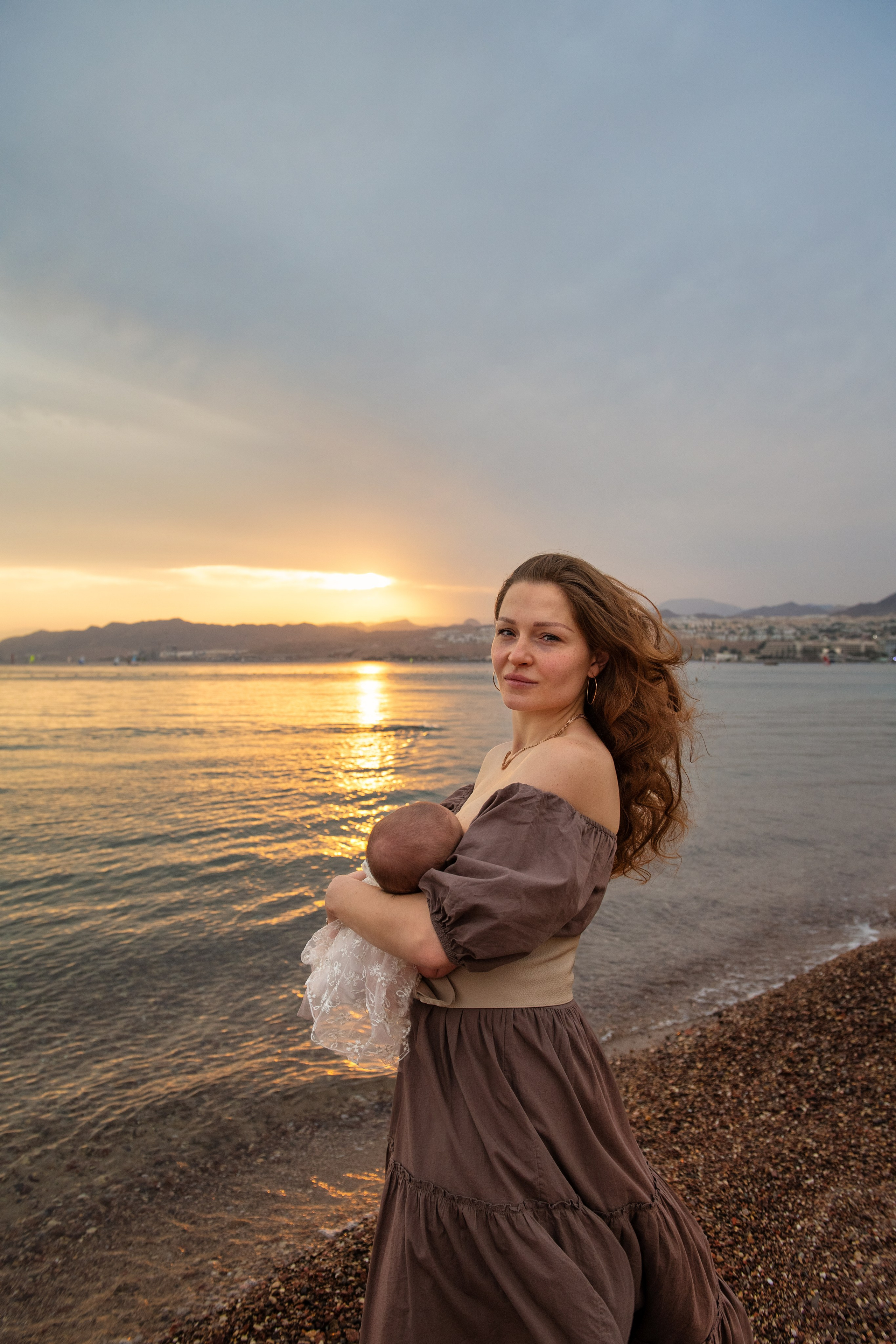 On the sea beach_newborn. Семейный детский беременности love-story фотограф Эйлат Израиль Ольга Амчиславски