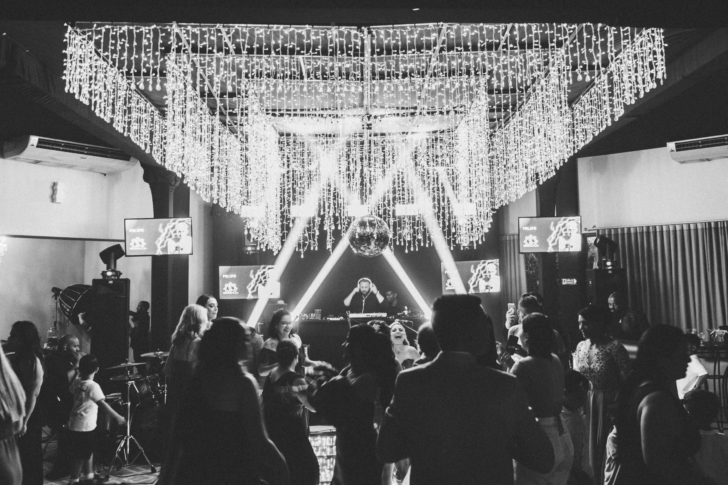 Casamento Aliriane e Willian — Novo Horizonte. Fotógrafo de casamento e Filmmaker de casamento