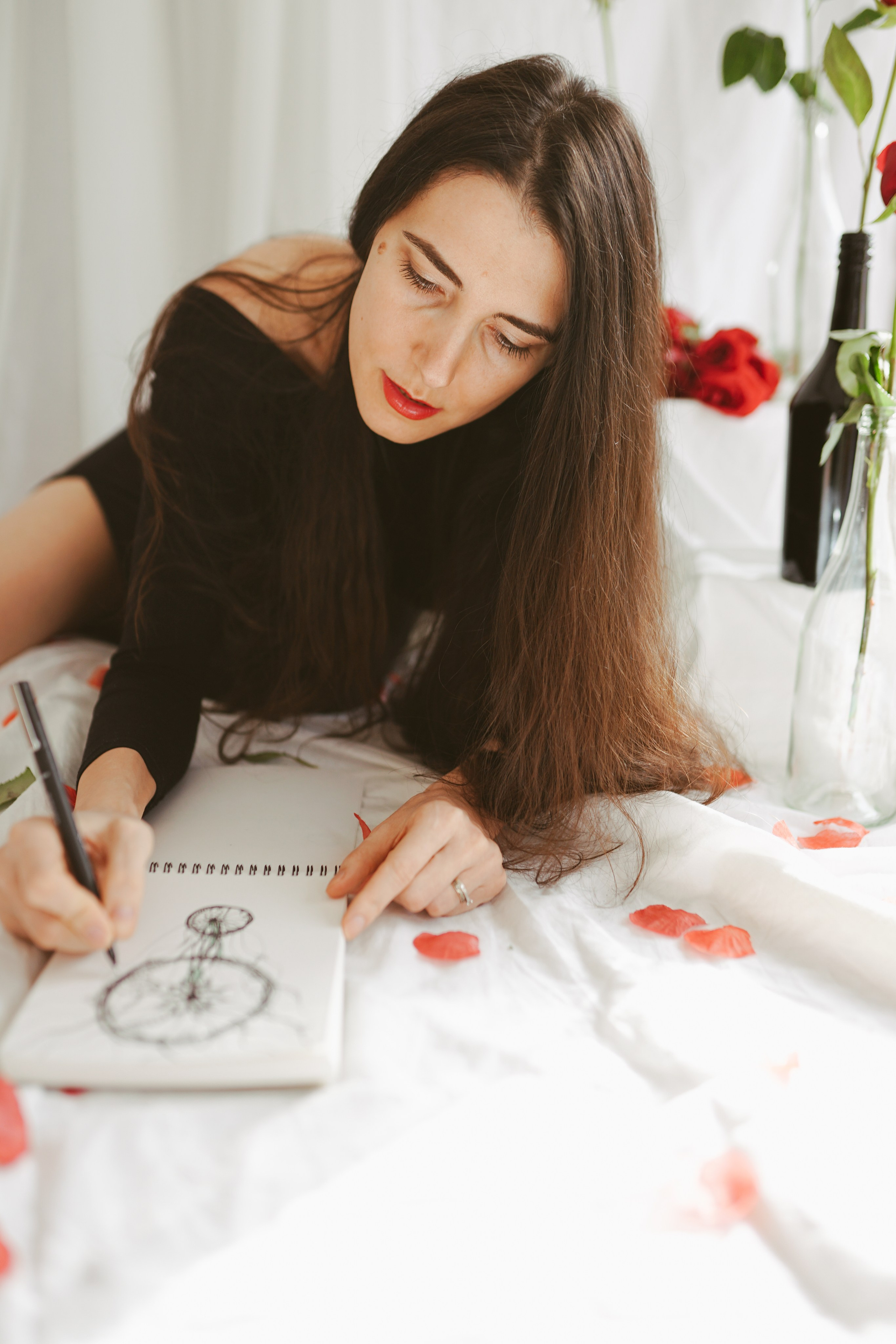 Fotografie de Portret Brașov | Artist Mădălina Beda. Madalina Beda- Artist vizual, fotograf, doula la nastere, consultant babywearing Brasov si in toata tara