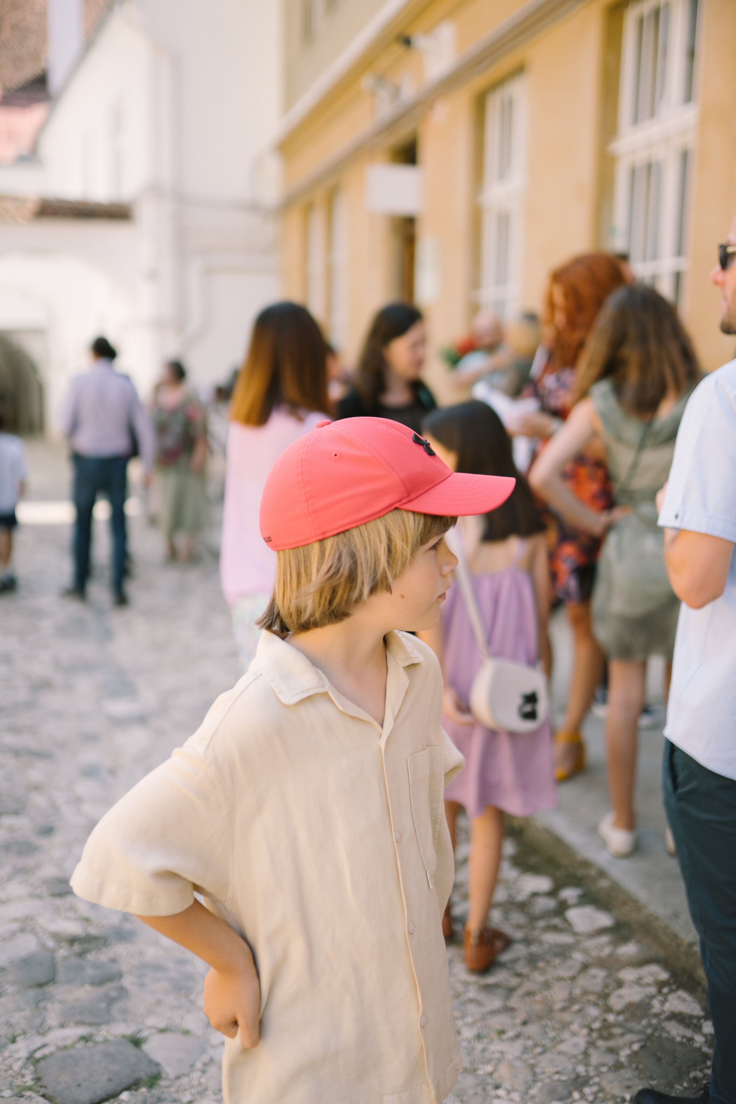 Fotografie de Eveniment Brașov: Povești Vizuale | Mădălina Beda. Madalina Beda- Artist vizual, fotograf, doula la nastere, consultant babywearing Brasov si in toata tara