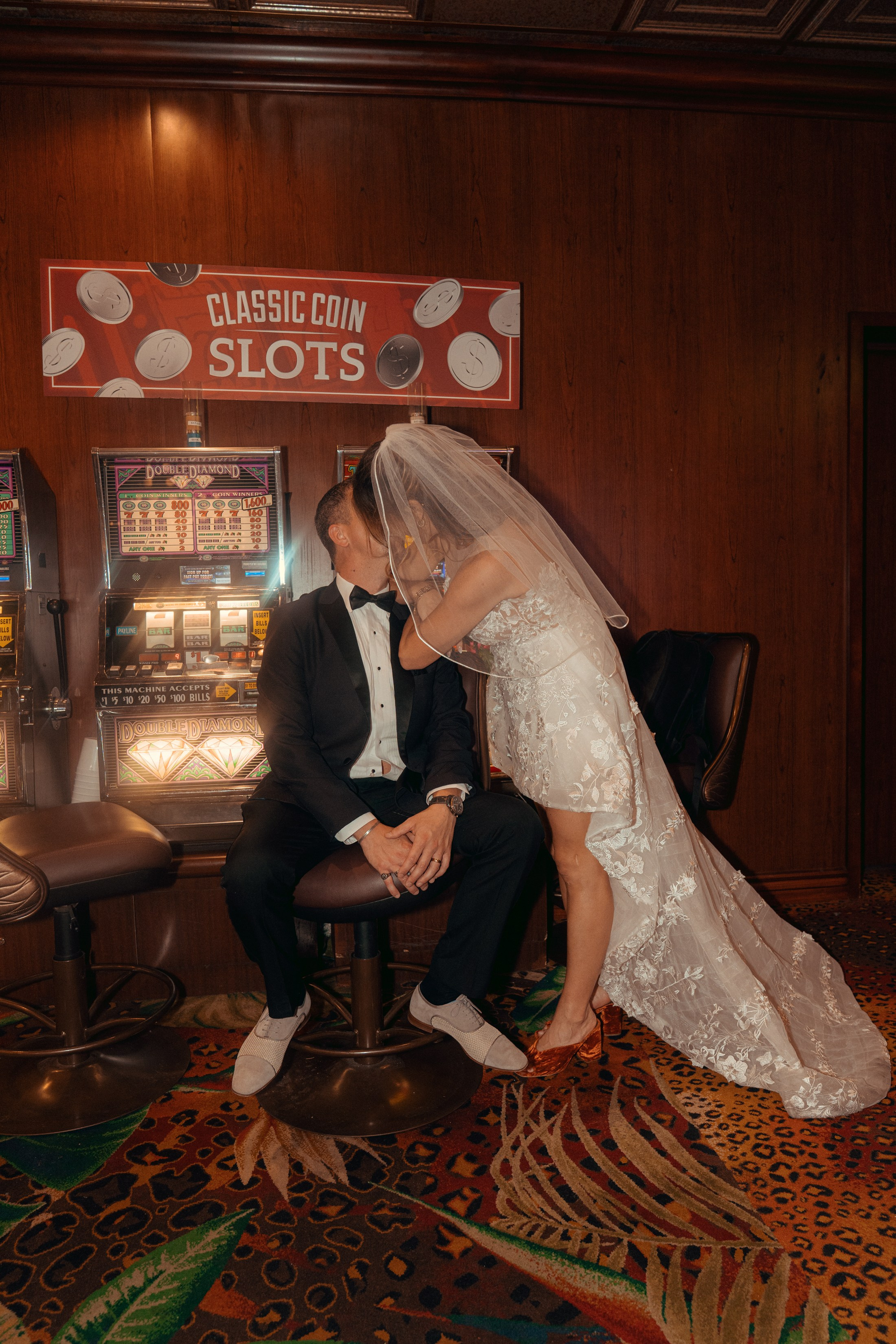 Rachel&Dan. Wedding & elopement photographer Viktoriya Kravtsov. Las Vegas