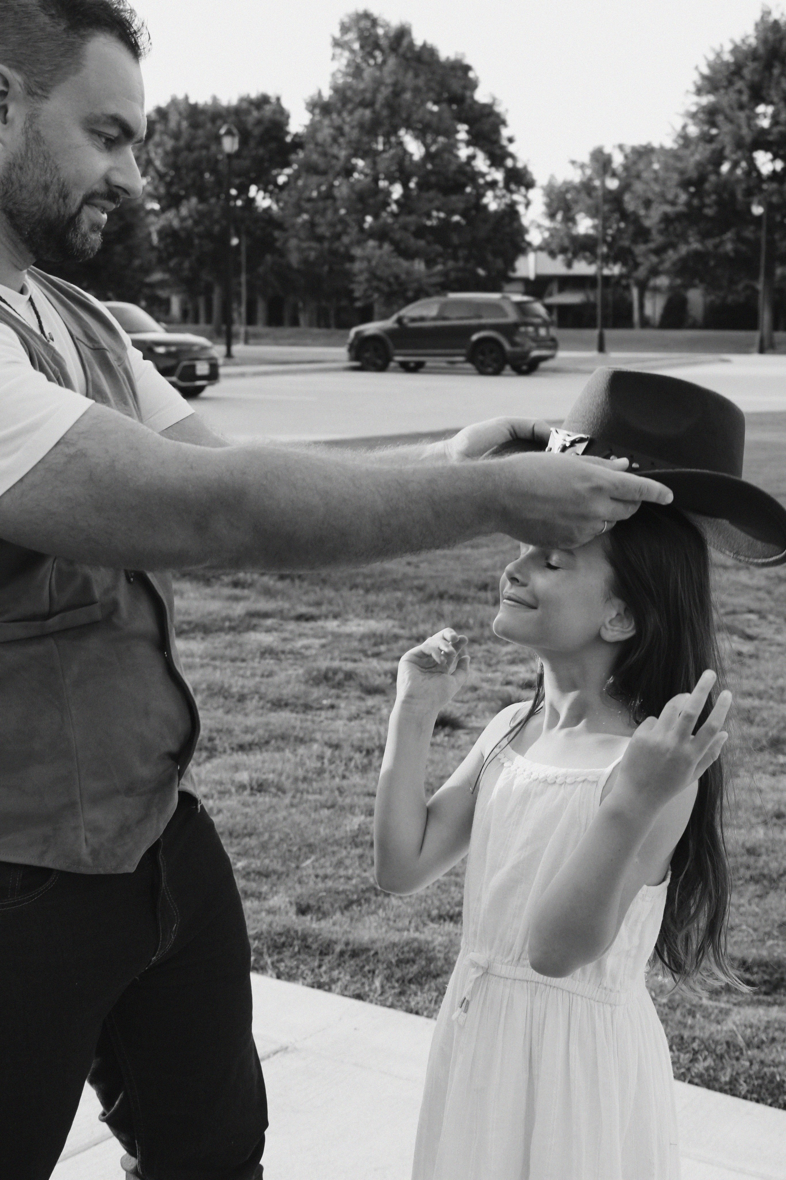 Texas Countryside Family Photoshoot in Cowboy Style. Lana Petrychenko — Portrait & Family Photographer. Valencia, Spain