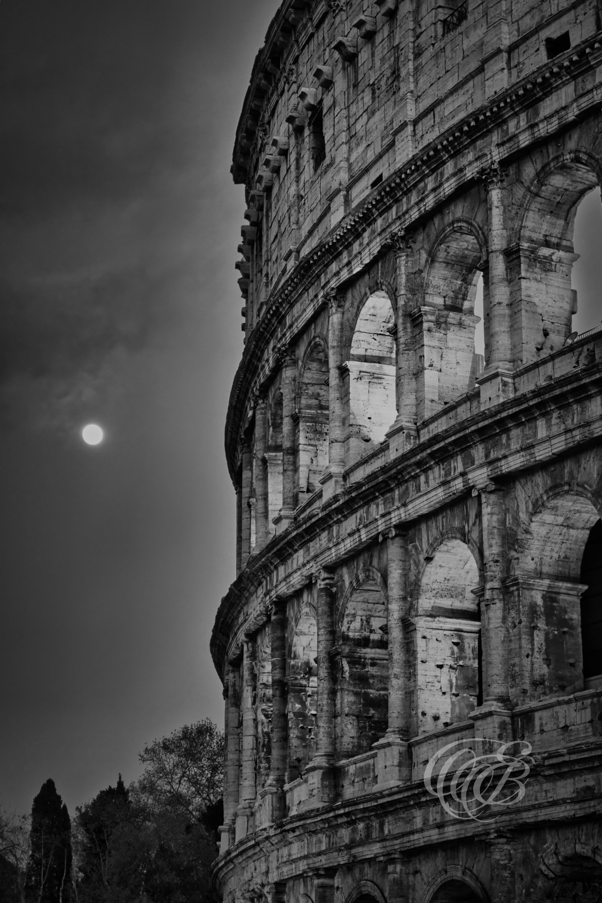 Rome Italy - The Colosseum at dusk - B&W - Eduardo Bartoli Fine Art Photography - Black and white fine art photograph of the Colosseum at dusk in Rome, Italy – photography by Eduardo Bartoli.