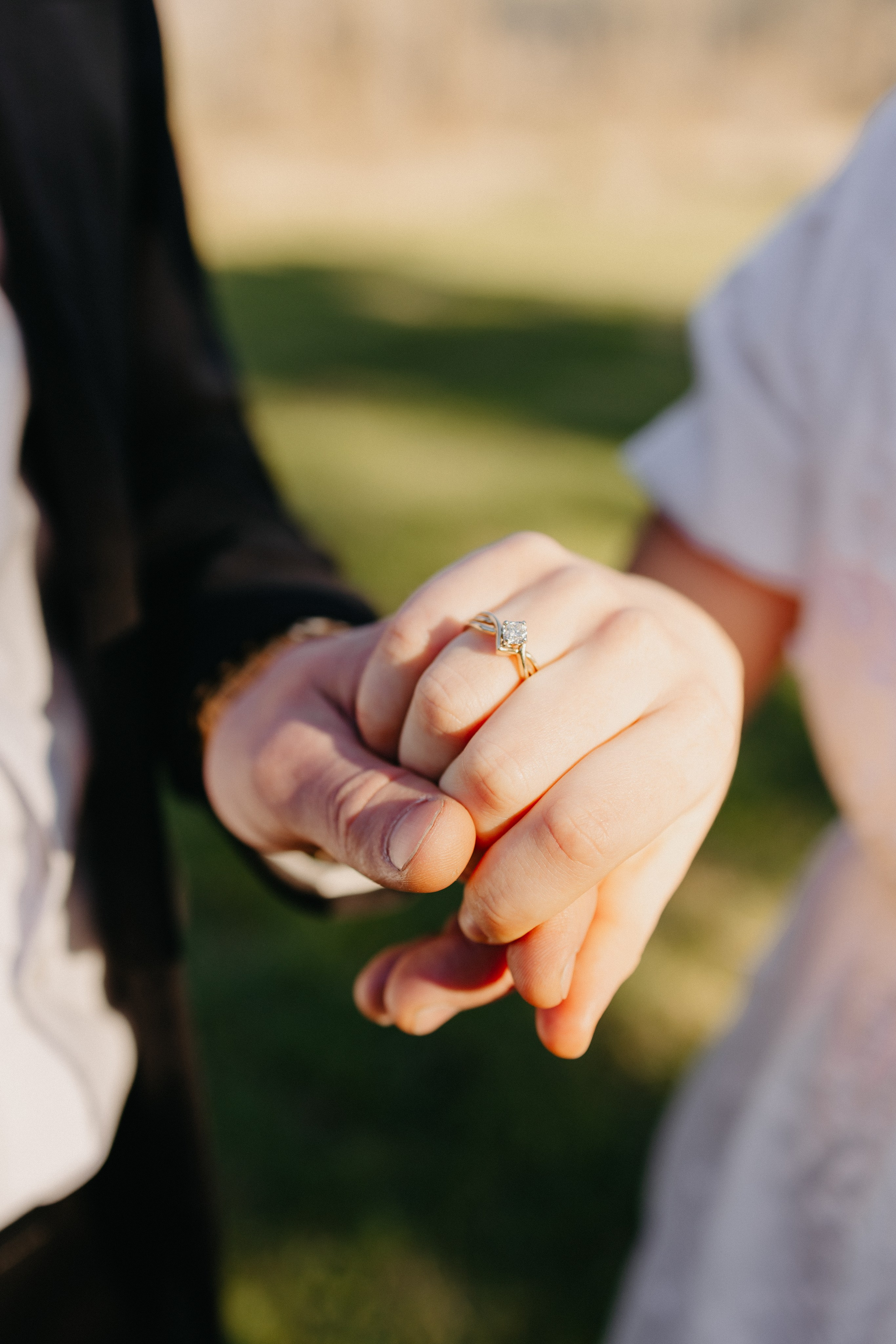 Engagement. Eikanmedia | Photographer and videographer capturing weddings, families, engagements, pregnancy & newborns | Vancouver, WA | USA