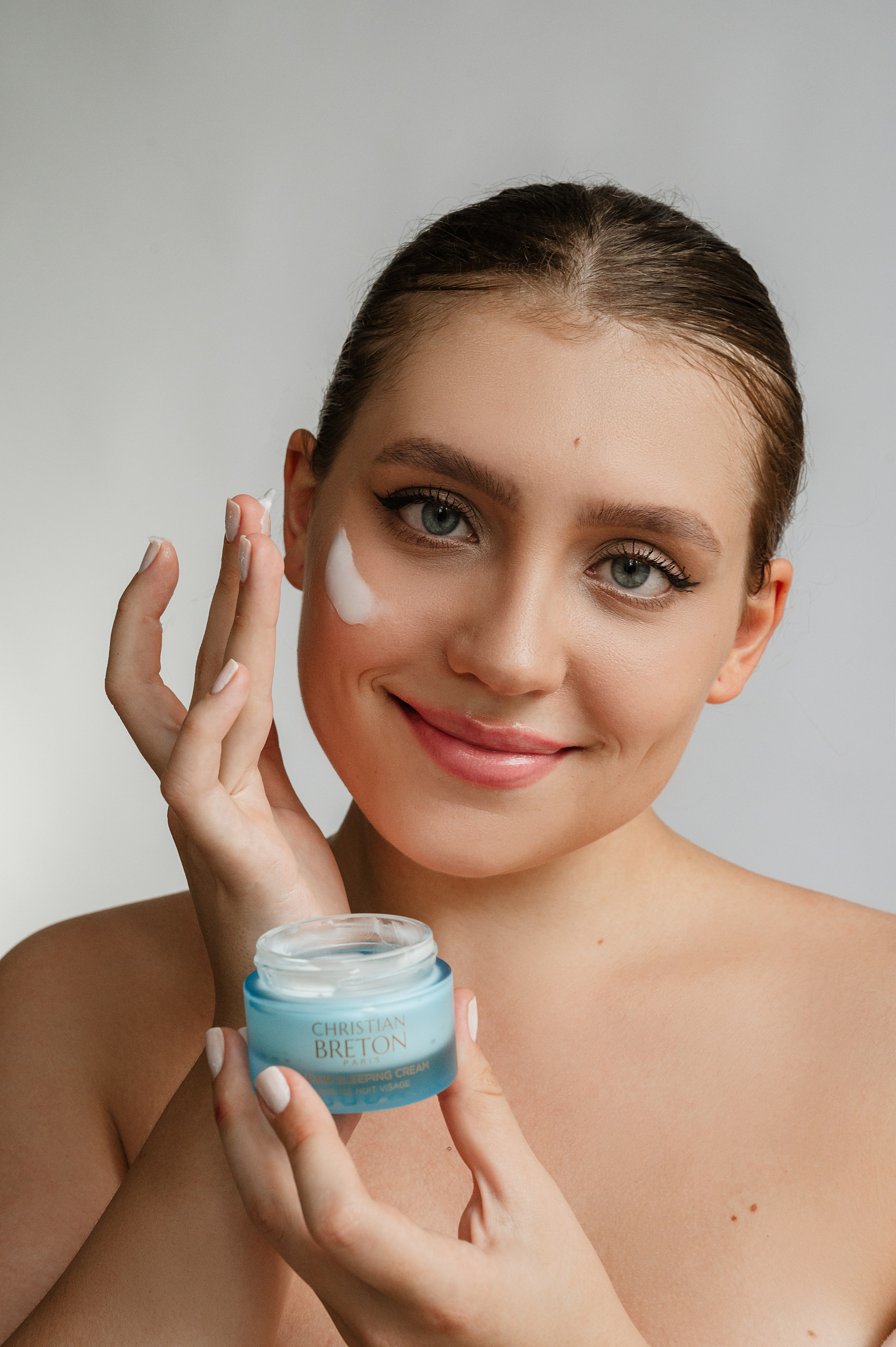 Skin&Care beauty shop. ANNA-MARIA PHOTO CONTENT CREATOR — фотограф, эстет, художник и визуальный эксперт в Instagram, работающий в Праге