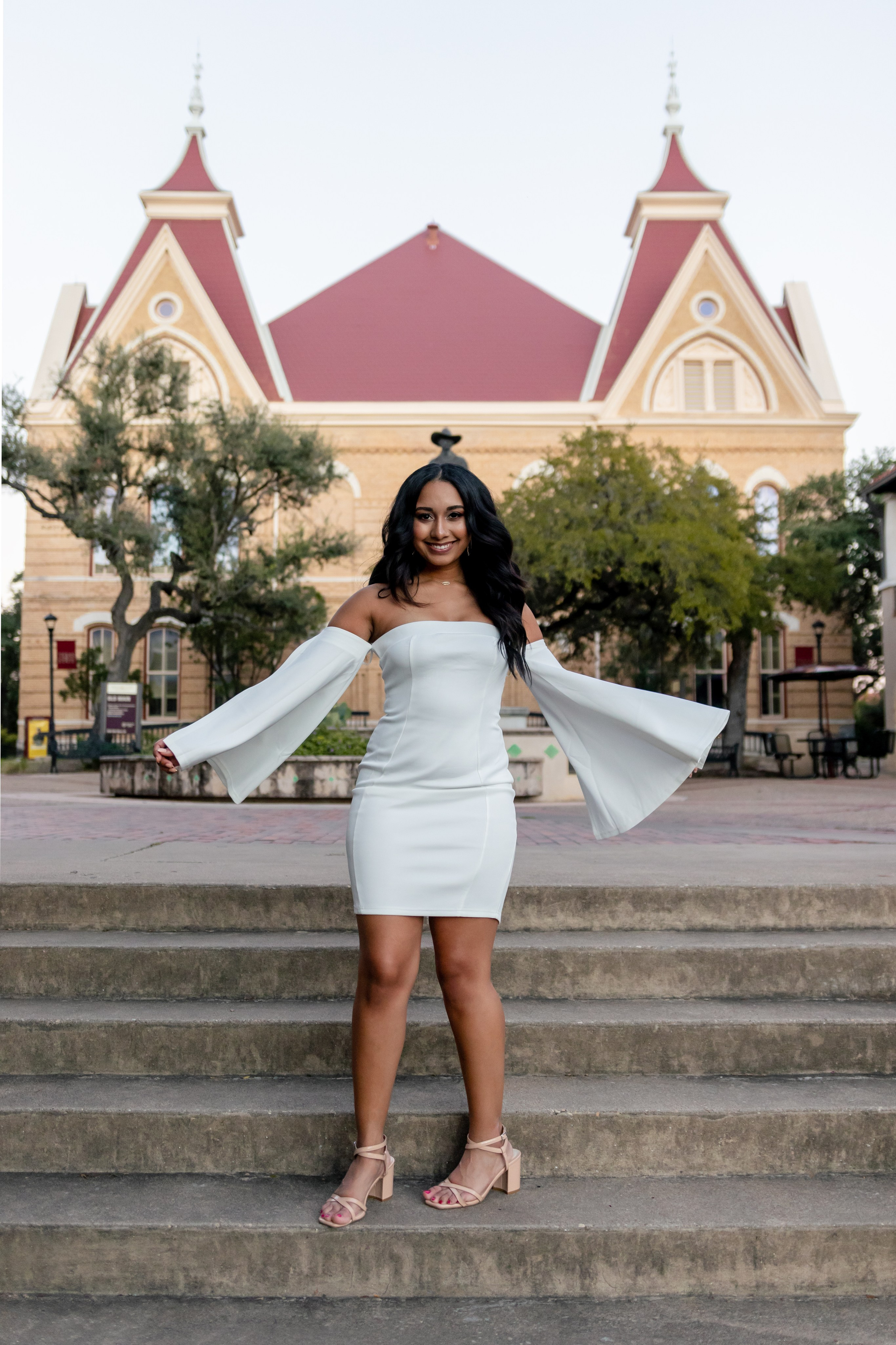 Shayna’s senior photoshoot at Texas State University