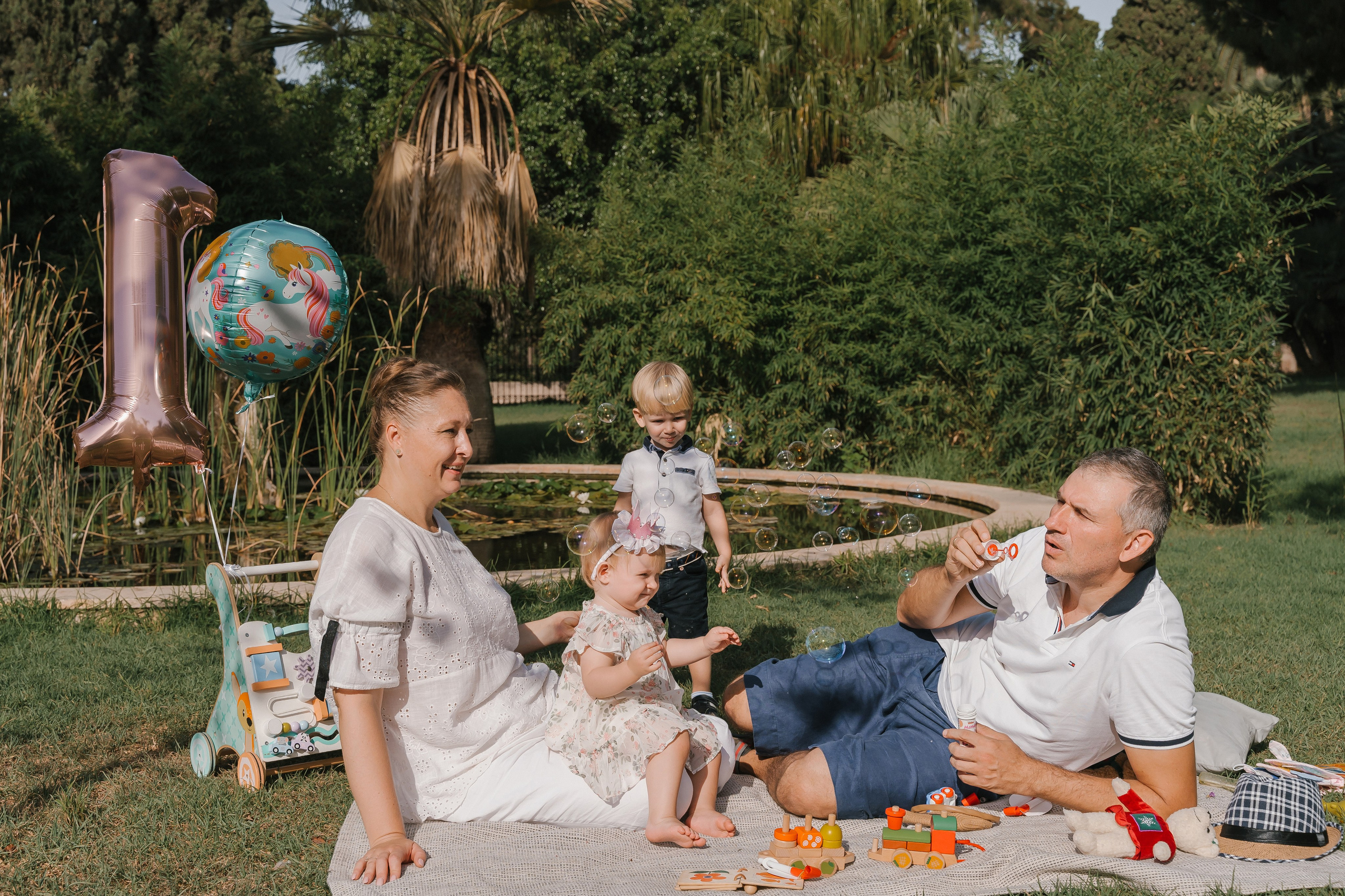 Anna, Pavel, Misha y Sofia. Fotógrafa de bodas y familias en España, Valencia: Nadia ProFoto