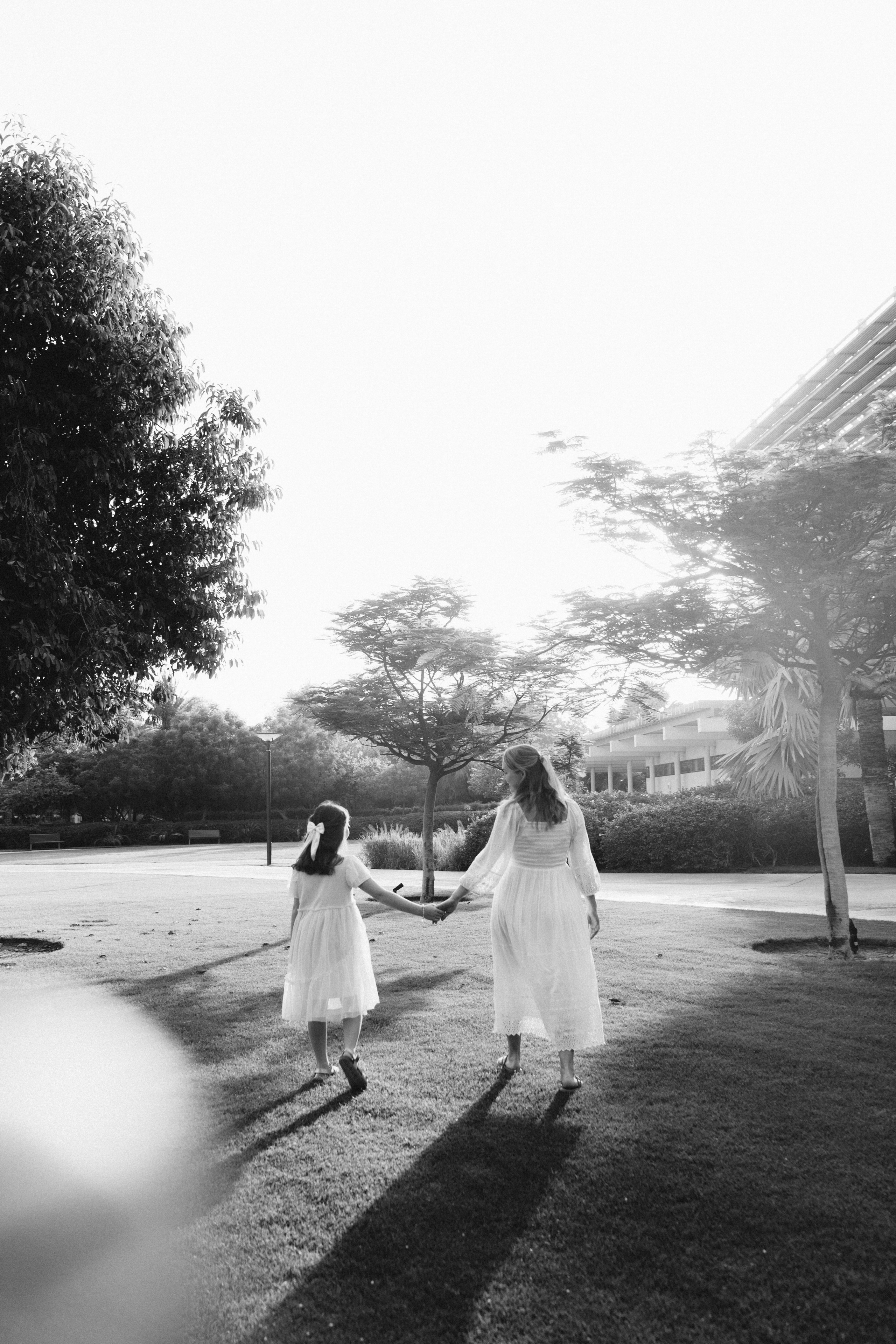 Abu Dhabi family photographer. Professional Photographer Abu Dhabi, Dubai — Yulia Ismoilova | 2025