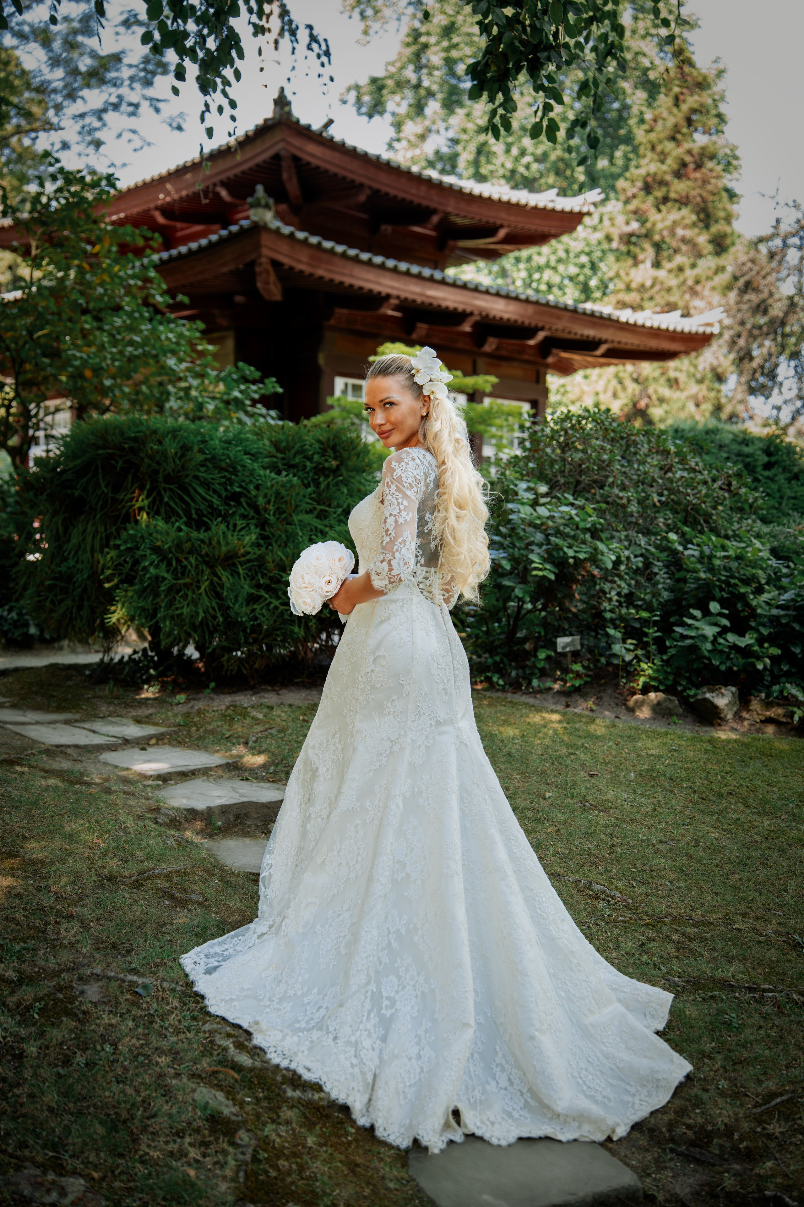 Mehr als nur Fotos – Ihre Geschichte in jedem Bild. Stil, Natürlichkeit und Ihre Geschichte in jedem Foto. Ich nehme aktuell Buchungen für Hochzeits- und romantische Fotoshootings in Nordrhein-Westfalen entgegen.Fotograf: SERGII MALOV