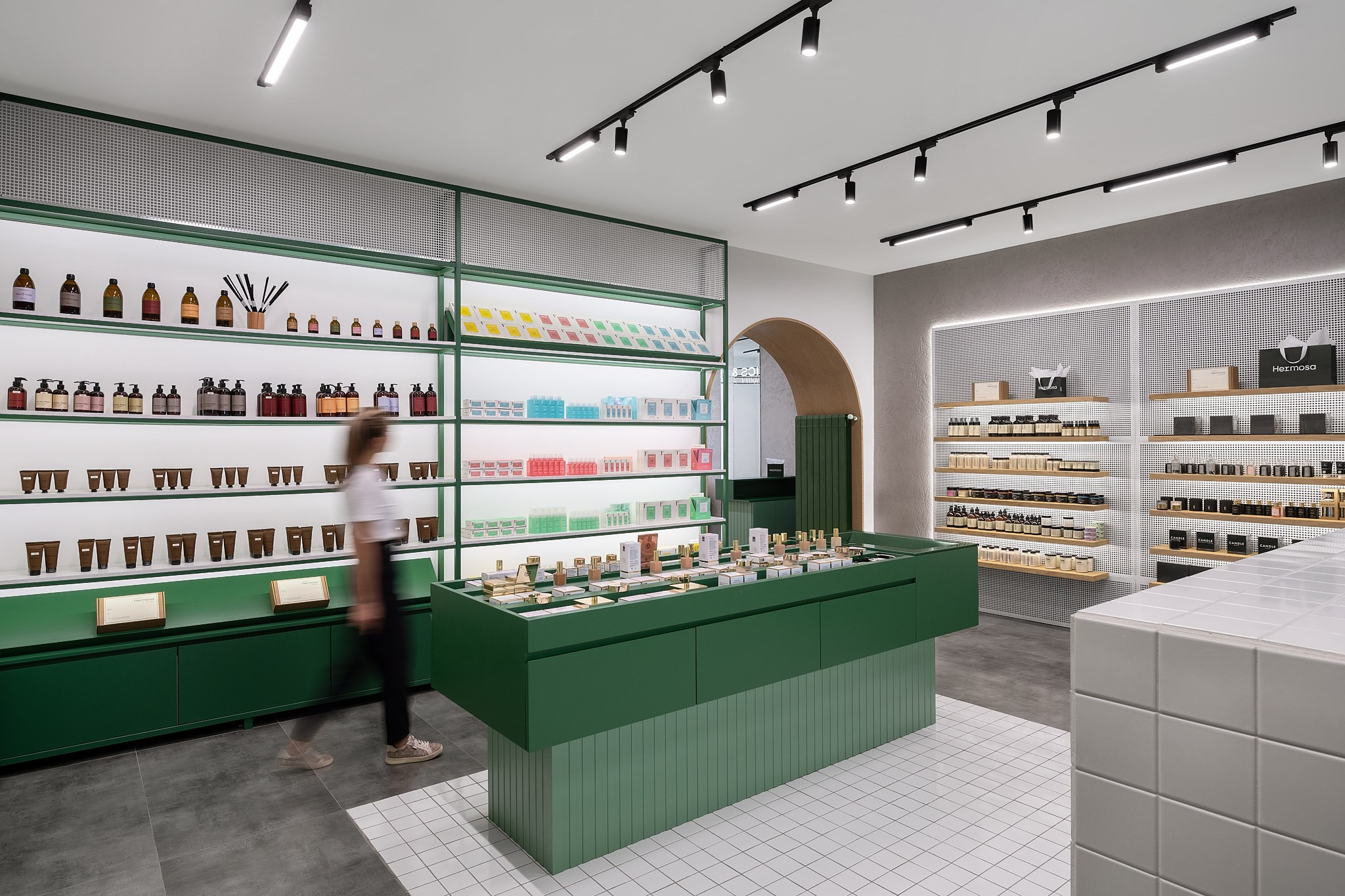 Hermosa cosmetics & perfumes designed by CLAN.D interior